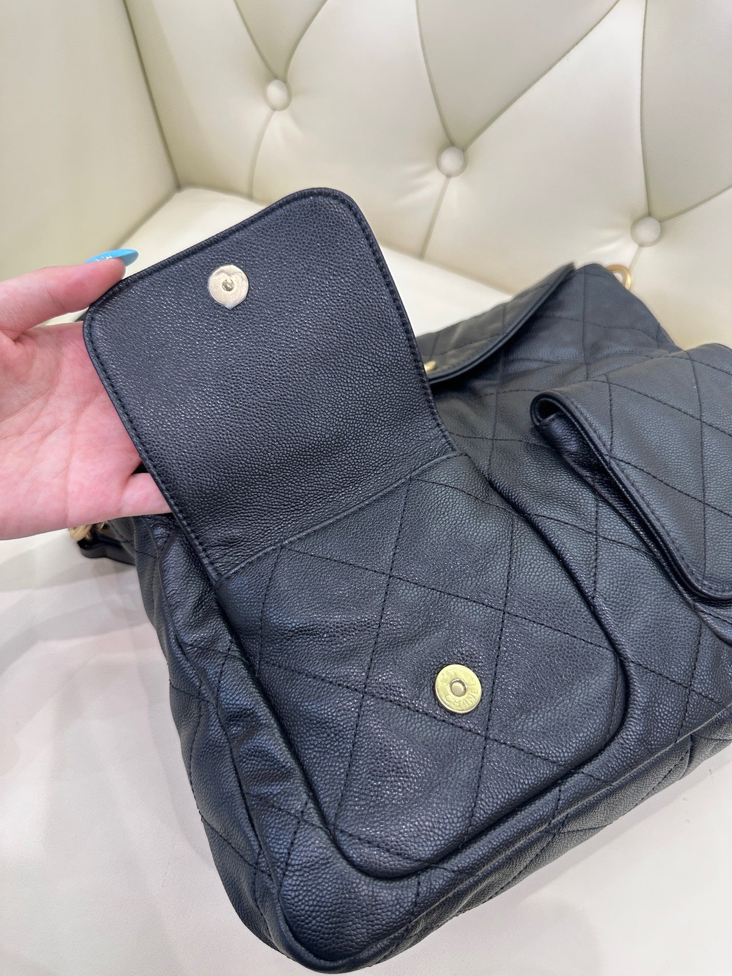 Chanel Handheld, shoulder, and crossbody bag Messenger Bag AS5384-B19489-94305