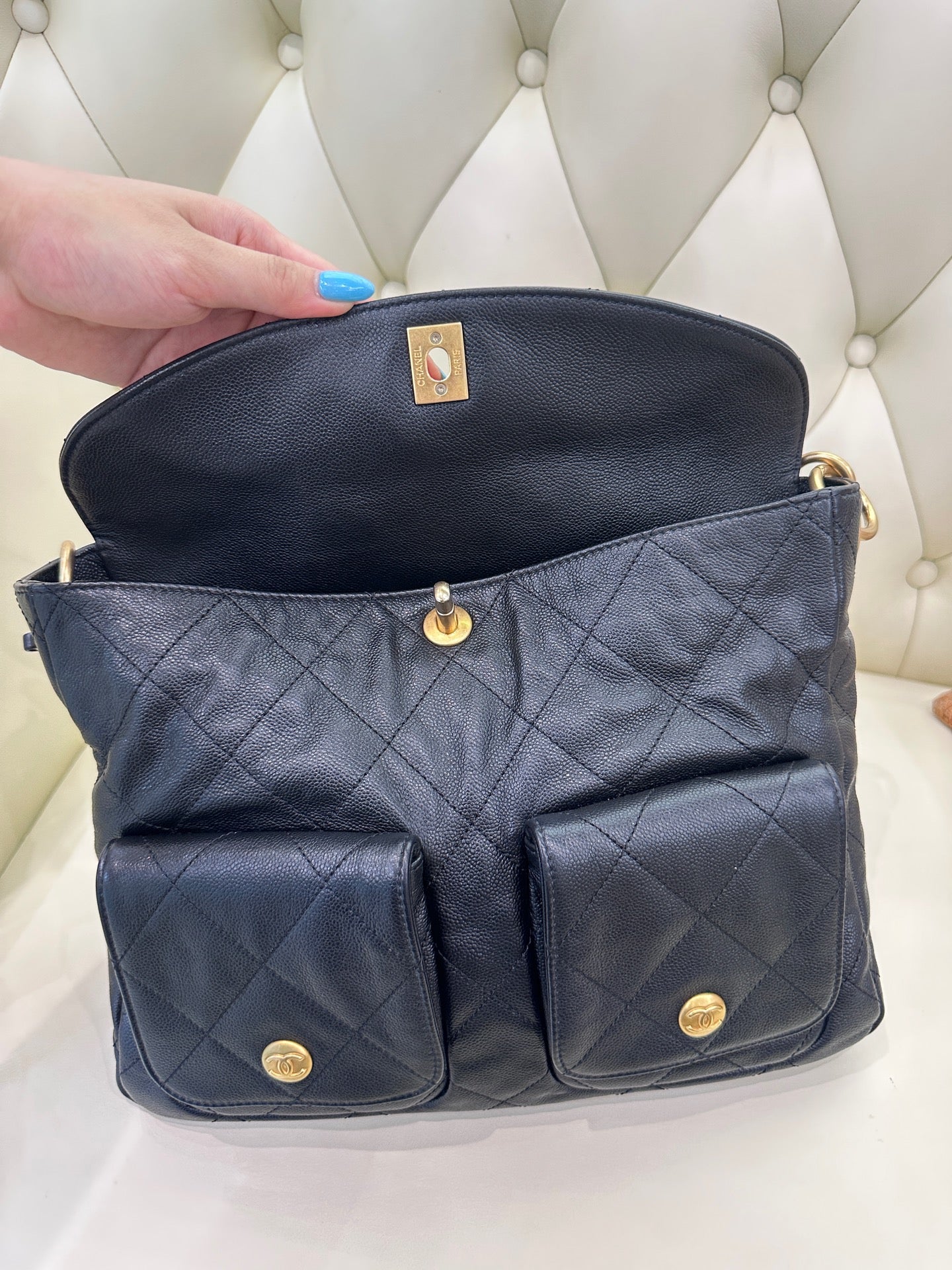 Chanel Handheld, shoulder, and crossbody bag Messenger Bag AS5384-B19489-94305