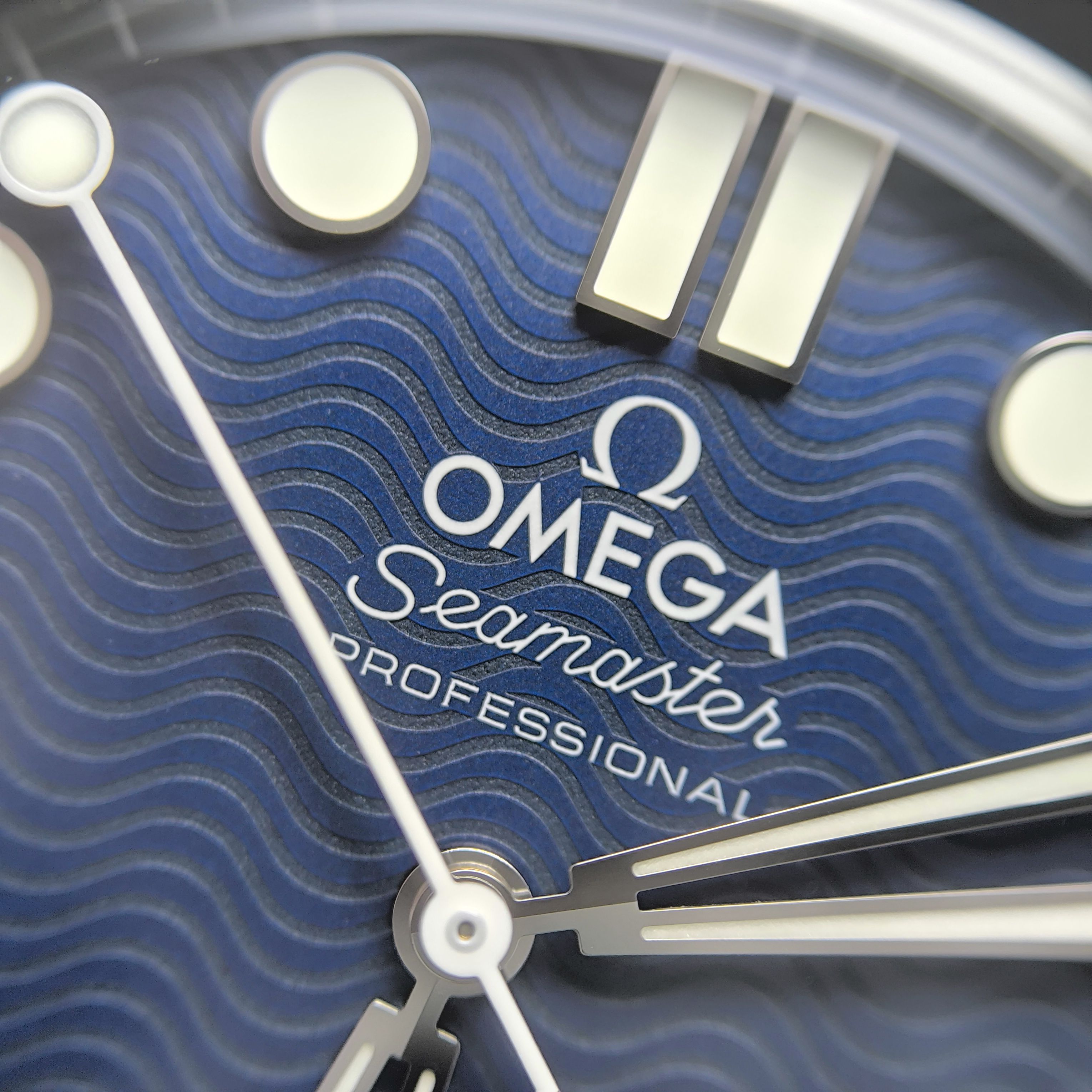 Omega Seahorse Series 42 210.30.42.20.03.002