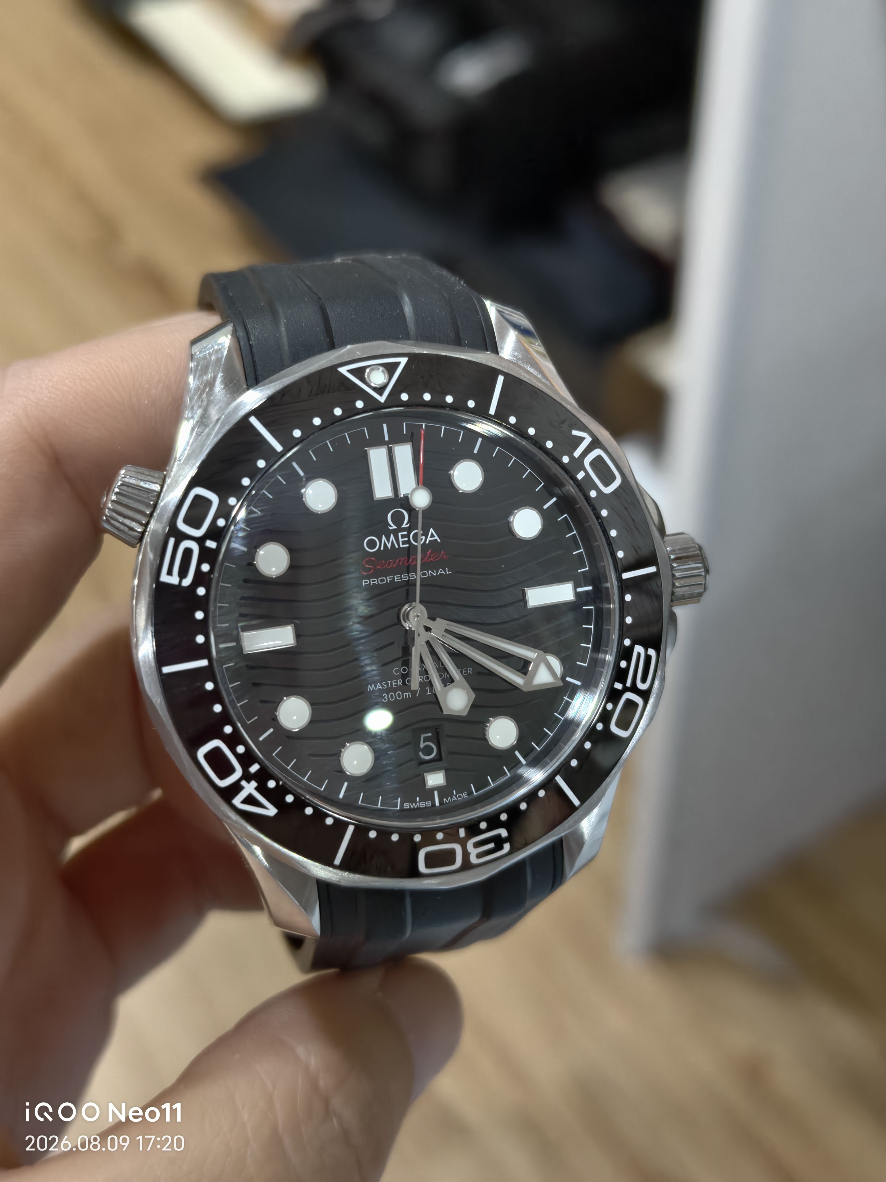 Omega Seahorse Series 42 210.32.42.20.01.001