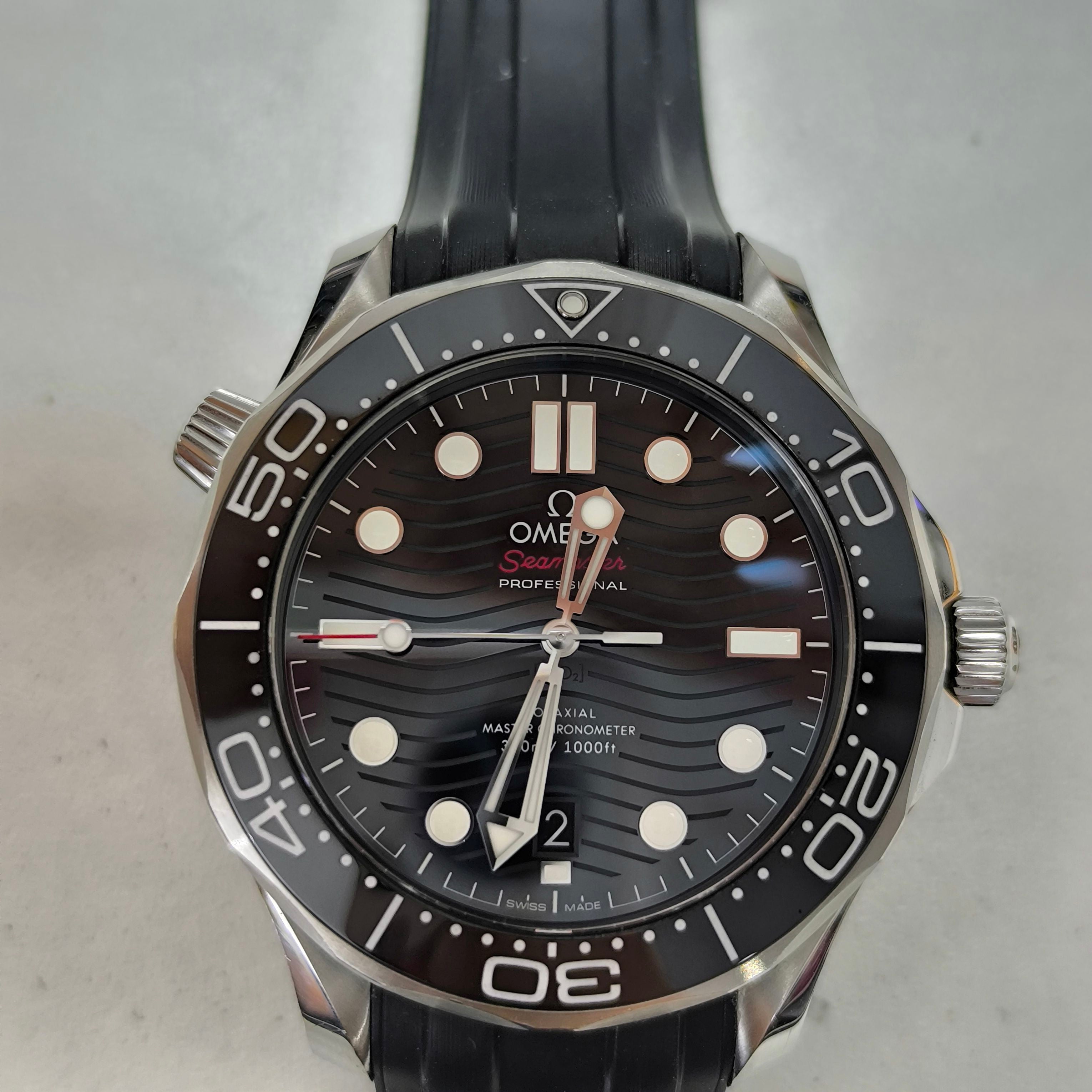 Omega Seahorse Series 42 210.30.42.20.01.001