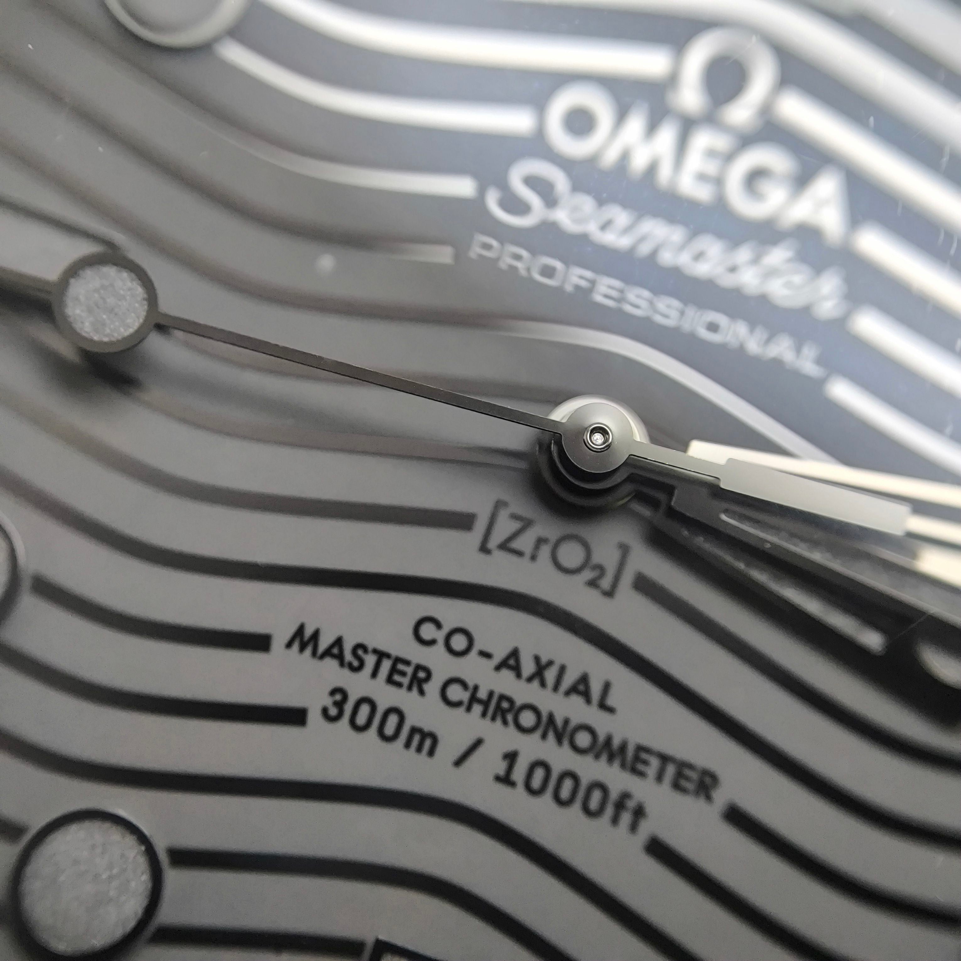 Omega Seahorse Series 43.5 210.92.44.20.01.003