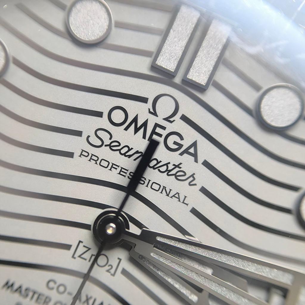 Omega Seahorse Series 43.5 210.92.44.20.01.003