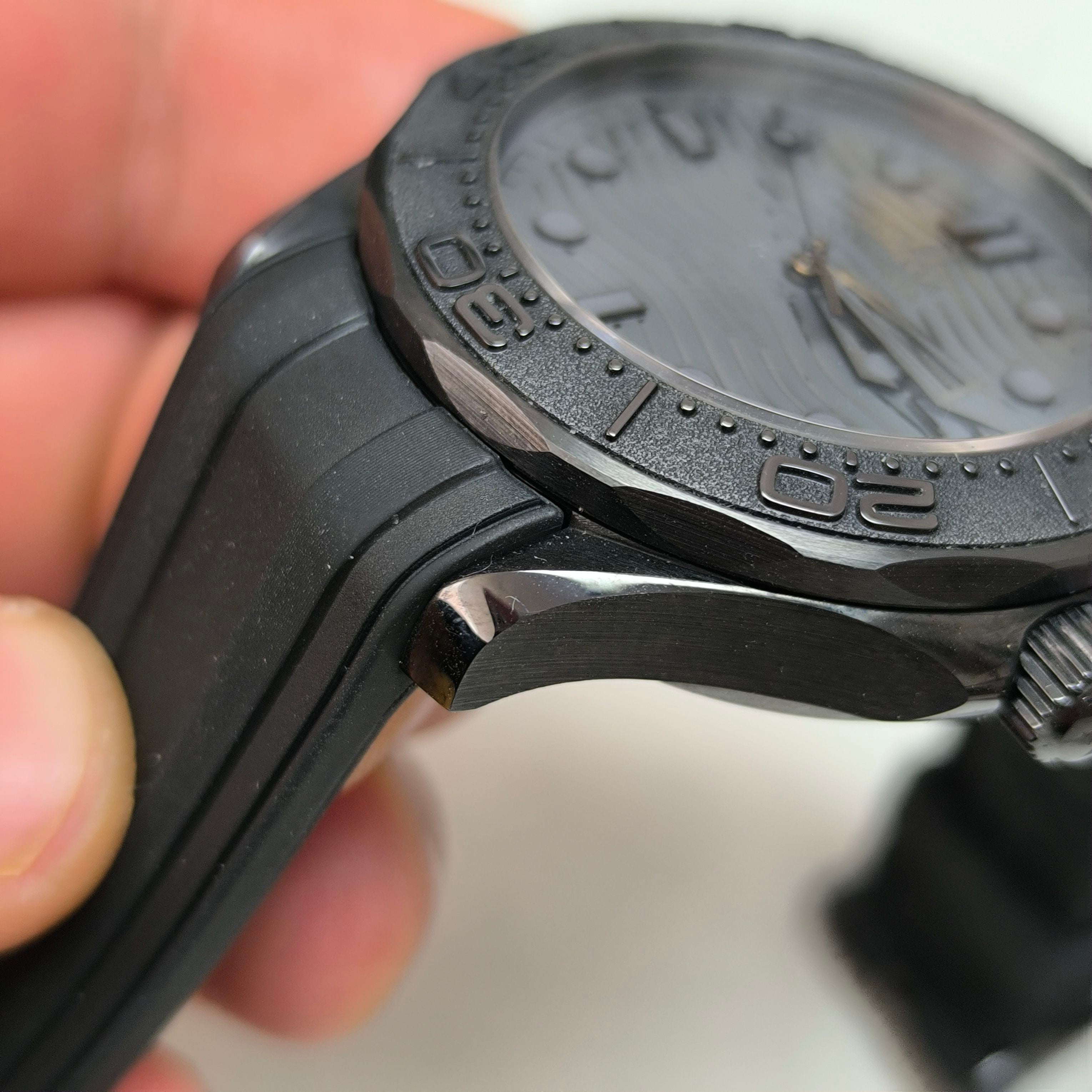 Omega Seahorse Series 43.5 210.92.44.20.01.003