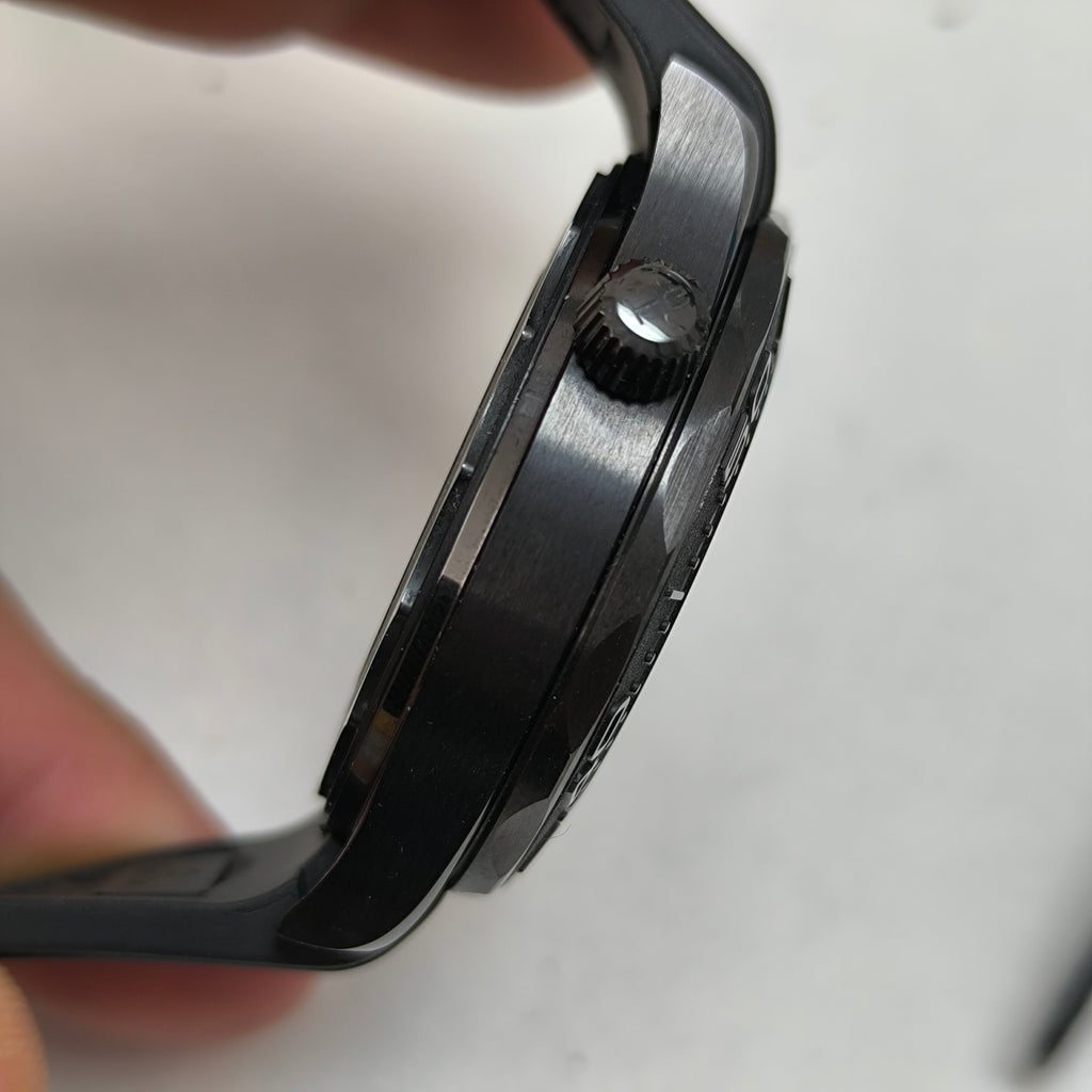Omega Seahorse Series 43.5 210.92.44.20.01.003