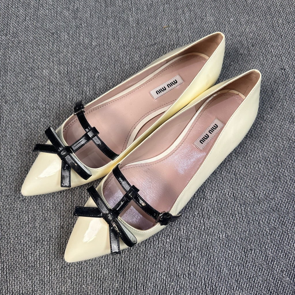 Miu Miu Flat shoes