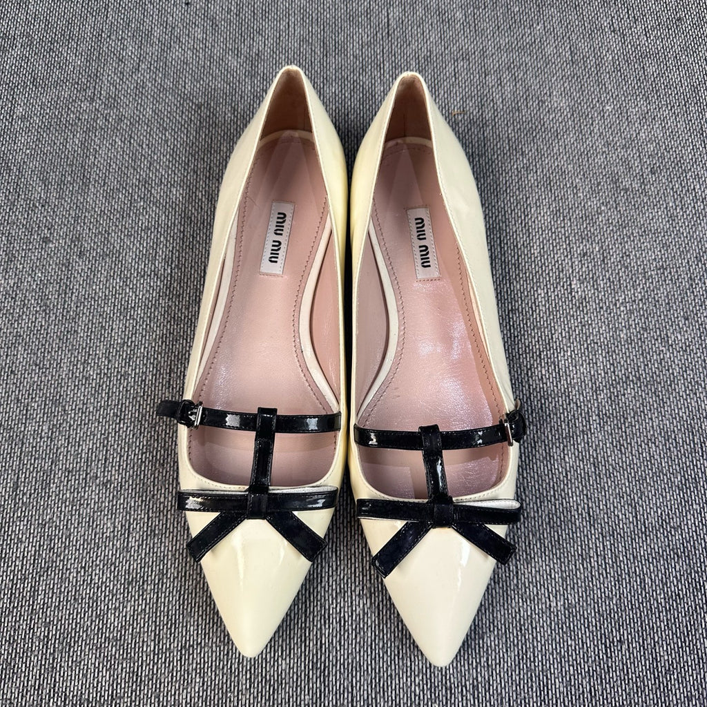 Miu Miu Flat shoes