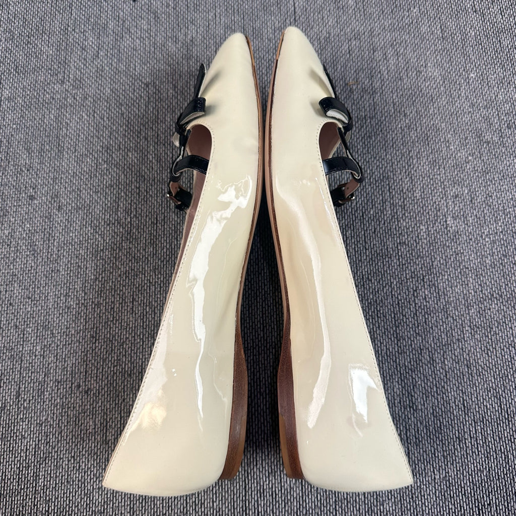 Miu Miu Flat shoes