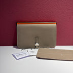 Hermes Clutch Dimensions: 20.1 cm (length) x 12.5 cm (width) x 0.4 cm (thickness) H043070CK18