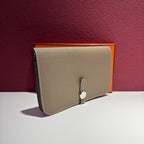 Hermes Clutch Dimensions: 20.1 cm (length) x 12.5 cm (width) x 0.4 cm (thickness) H043070CK18