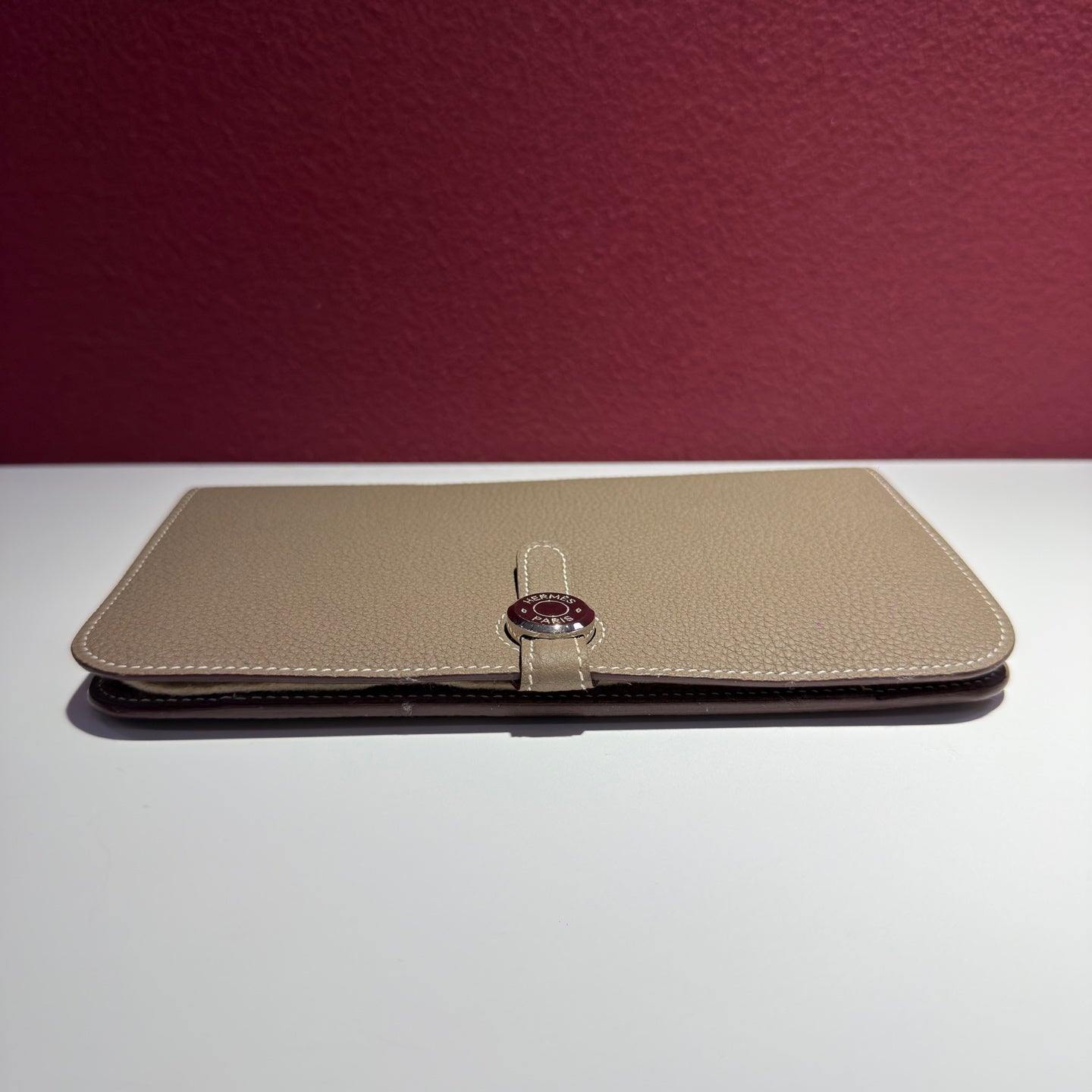 Hermes Clutch Dimensions: 20.1 cm (length) x 12.5 cm (width) x 0.4 cm (thickness) H043070CK18