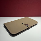 Hermes Clutch Dimensions: 20.1 cm (length) x 12.5 cm (width) x 0.4 cm (thickness) H043070CK18