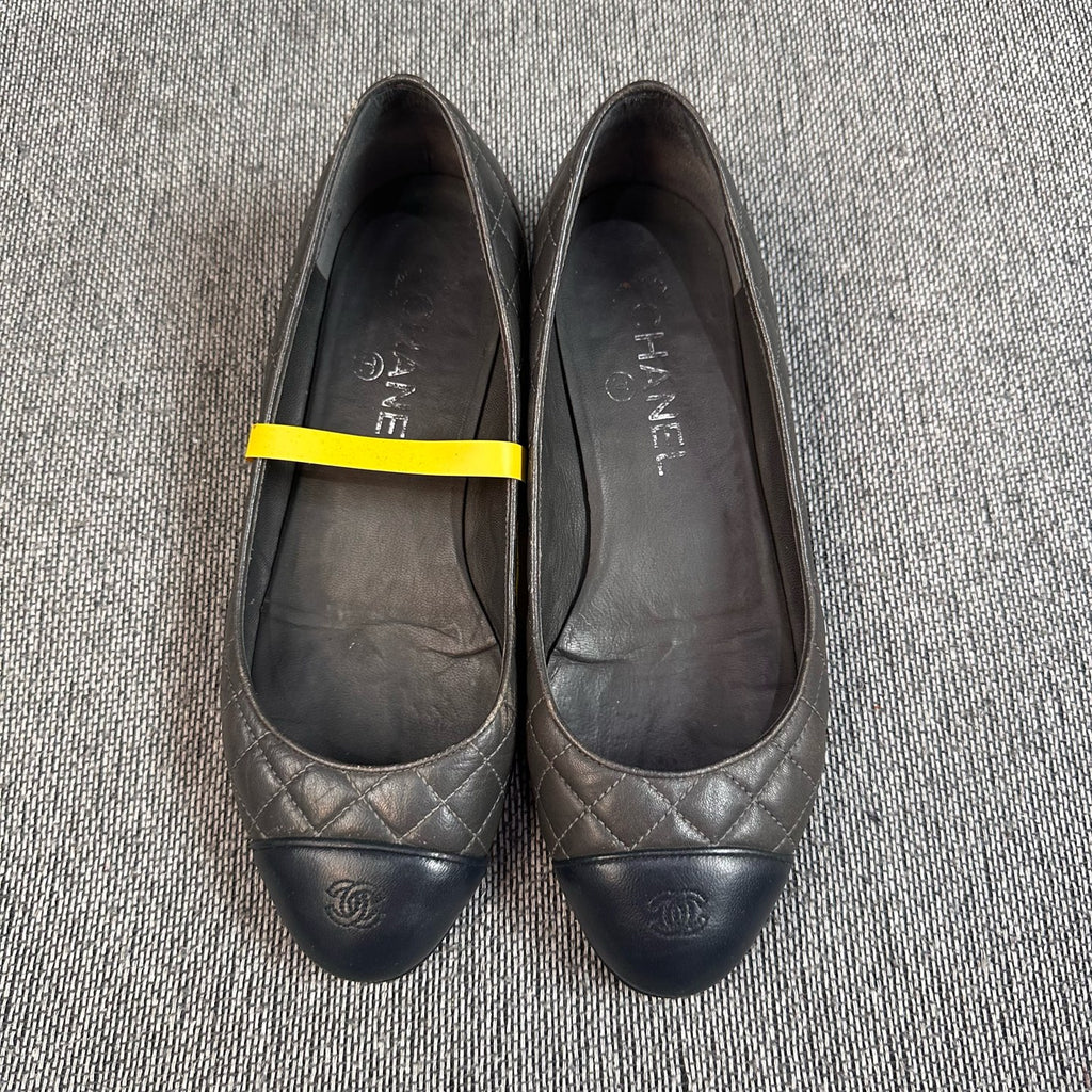 Chanel Flat shoes