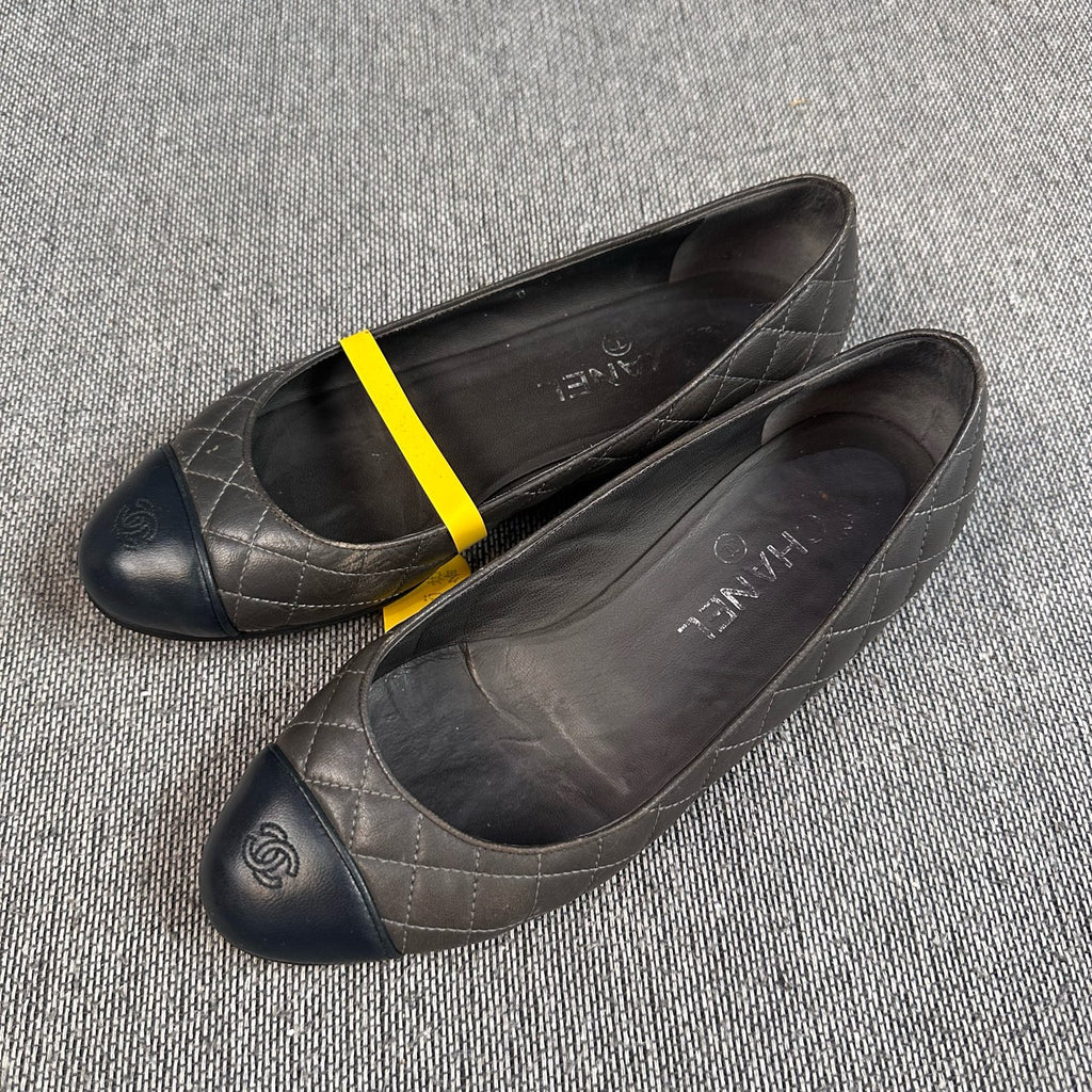 Chanel Flat shoes