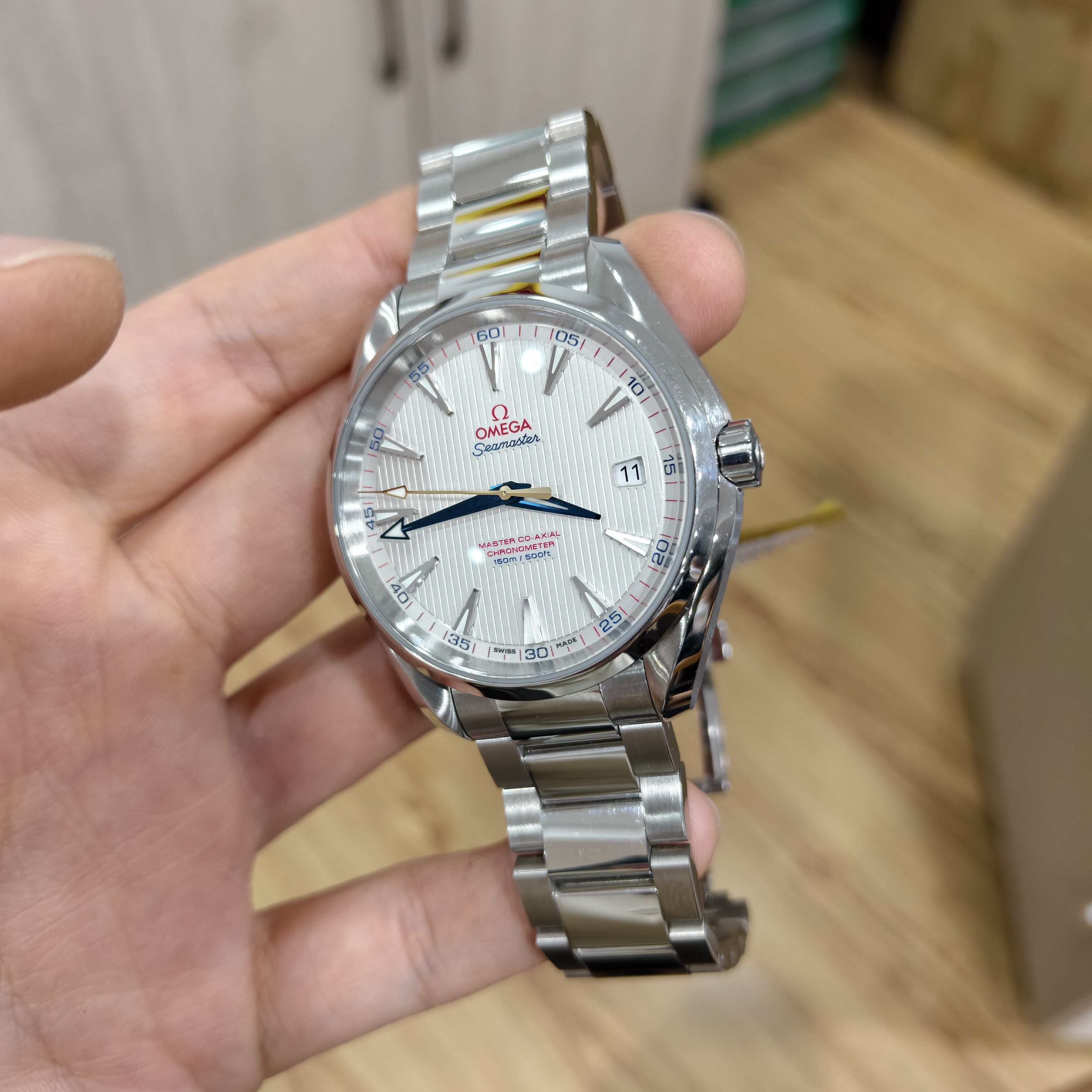 Omega Seahorse Automatic (self-winding) watch 41.5 millimeters 231.10.42.21.02.004