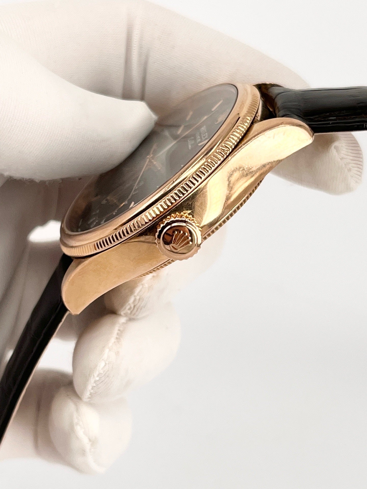 Rolex Rose gold Automatic (self-winding) watch