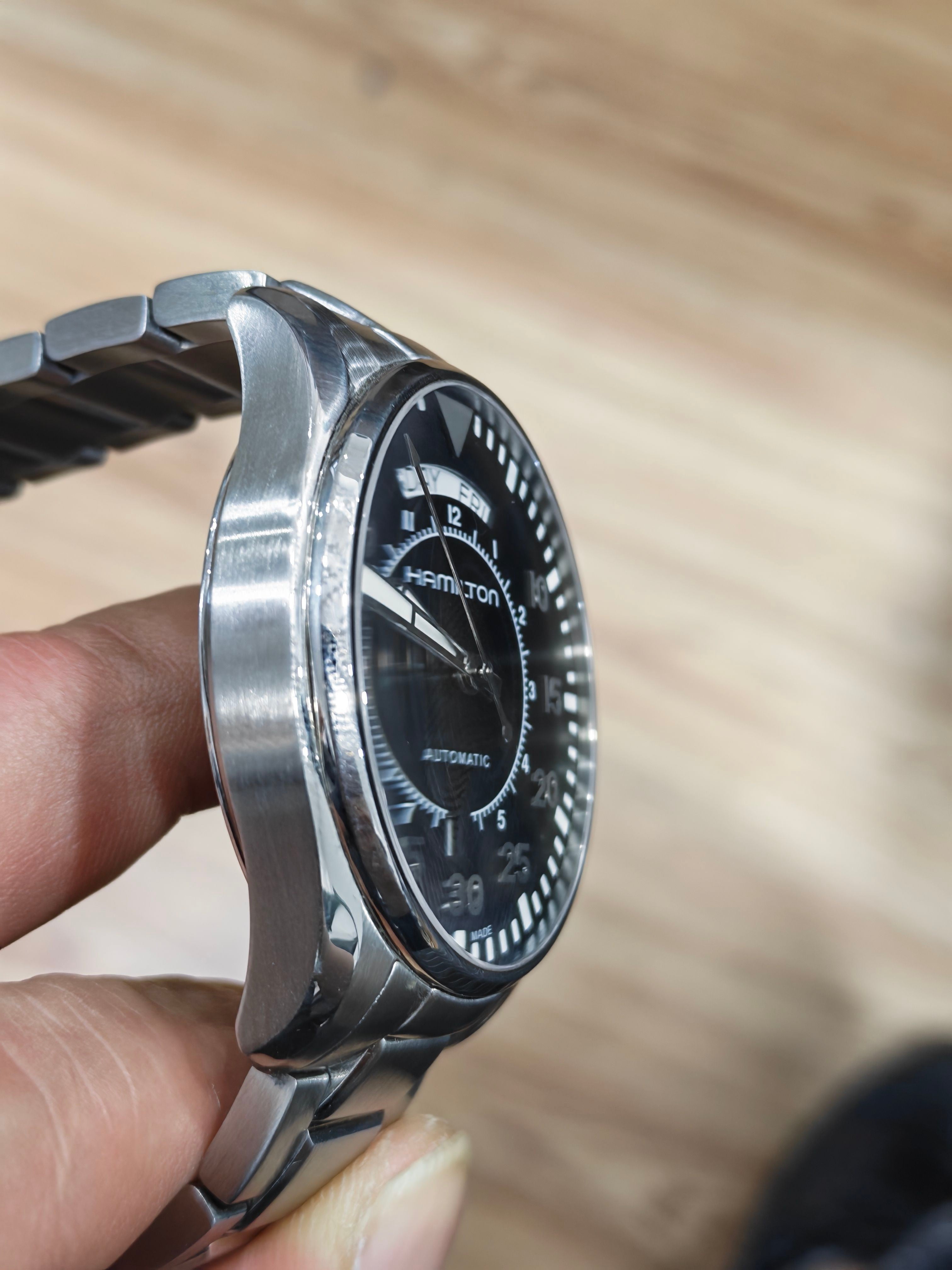 Hamilton Khaki Airlines Automatic (self-winding) watch 42 millimeters H64615135