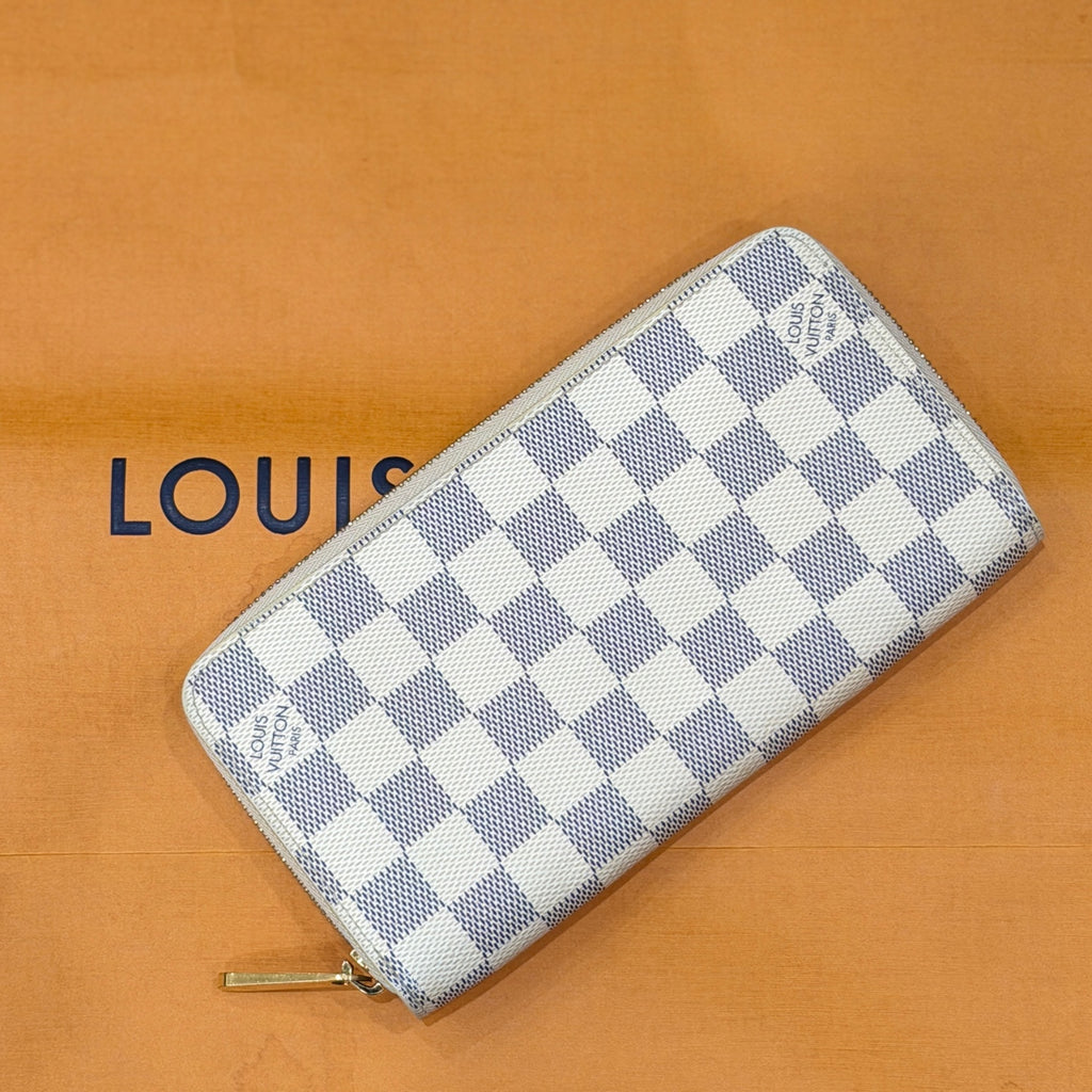 Louis Vuitton White N41660