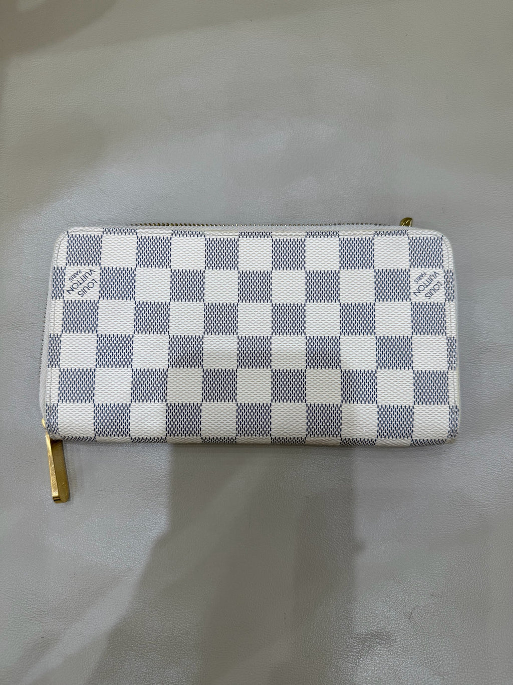 Louis Vuitton White N41660