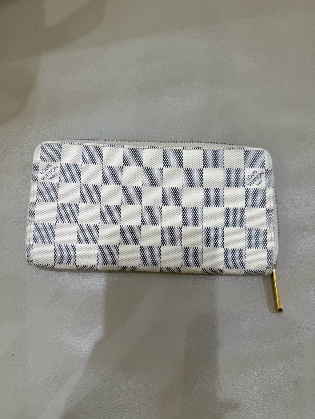 Louis Vuitton White N41660