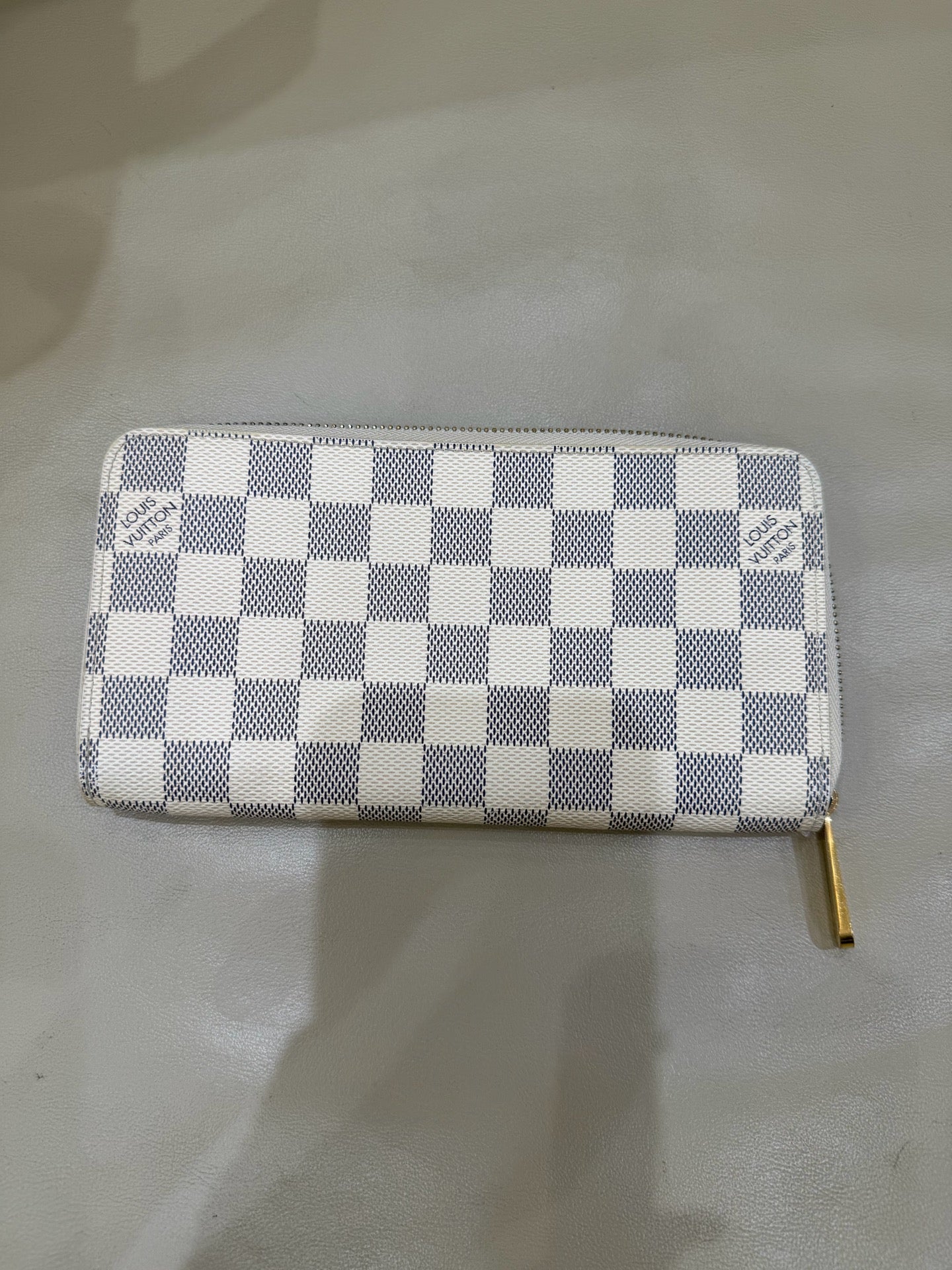 Louis Vuitton White N41660