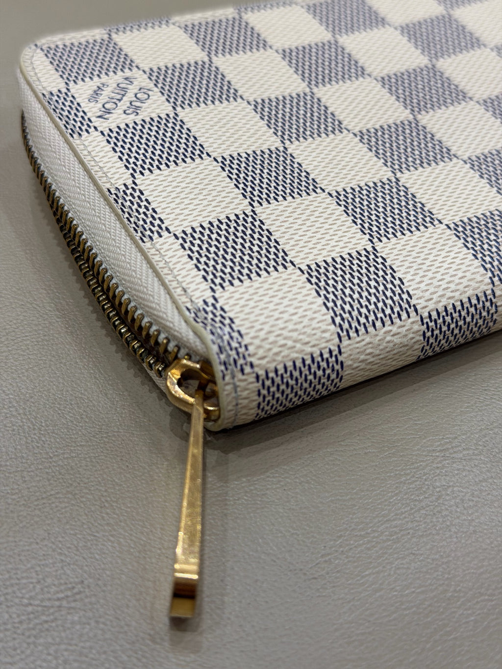 Louis Vuitton White N41660