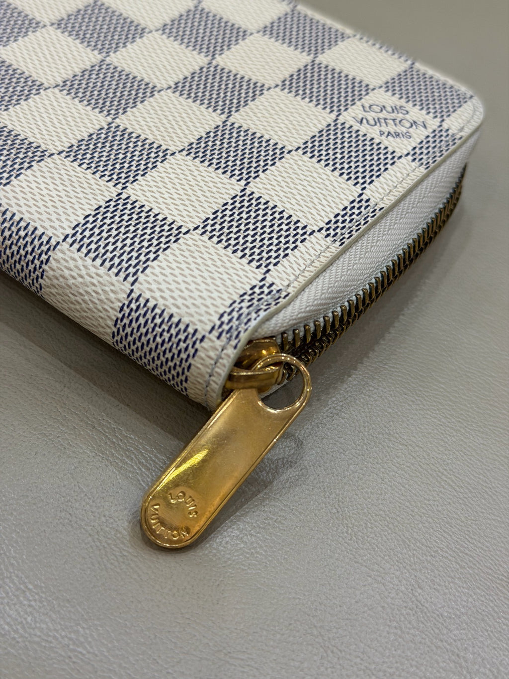 Louis Vuitton White N41660