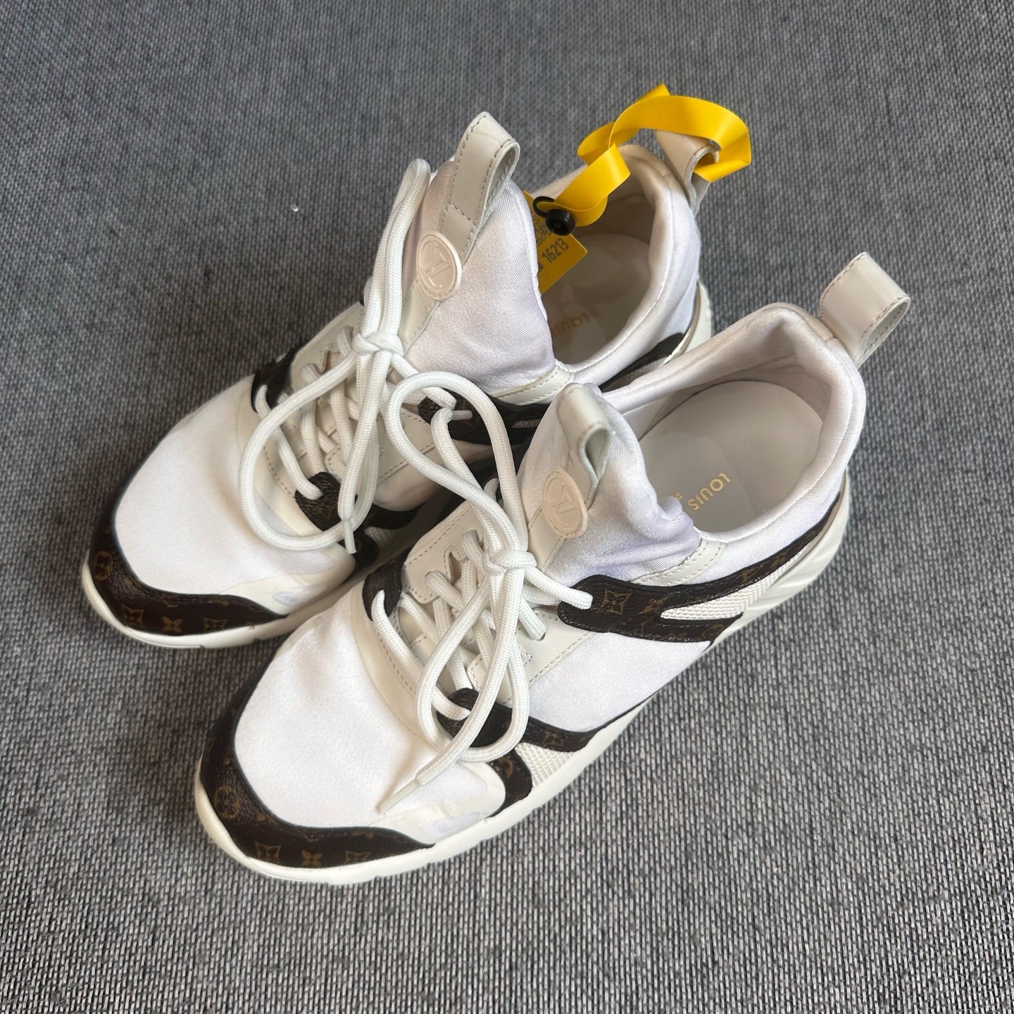 Louis Vuitton Athletic sneakers