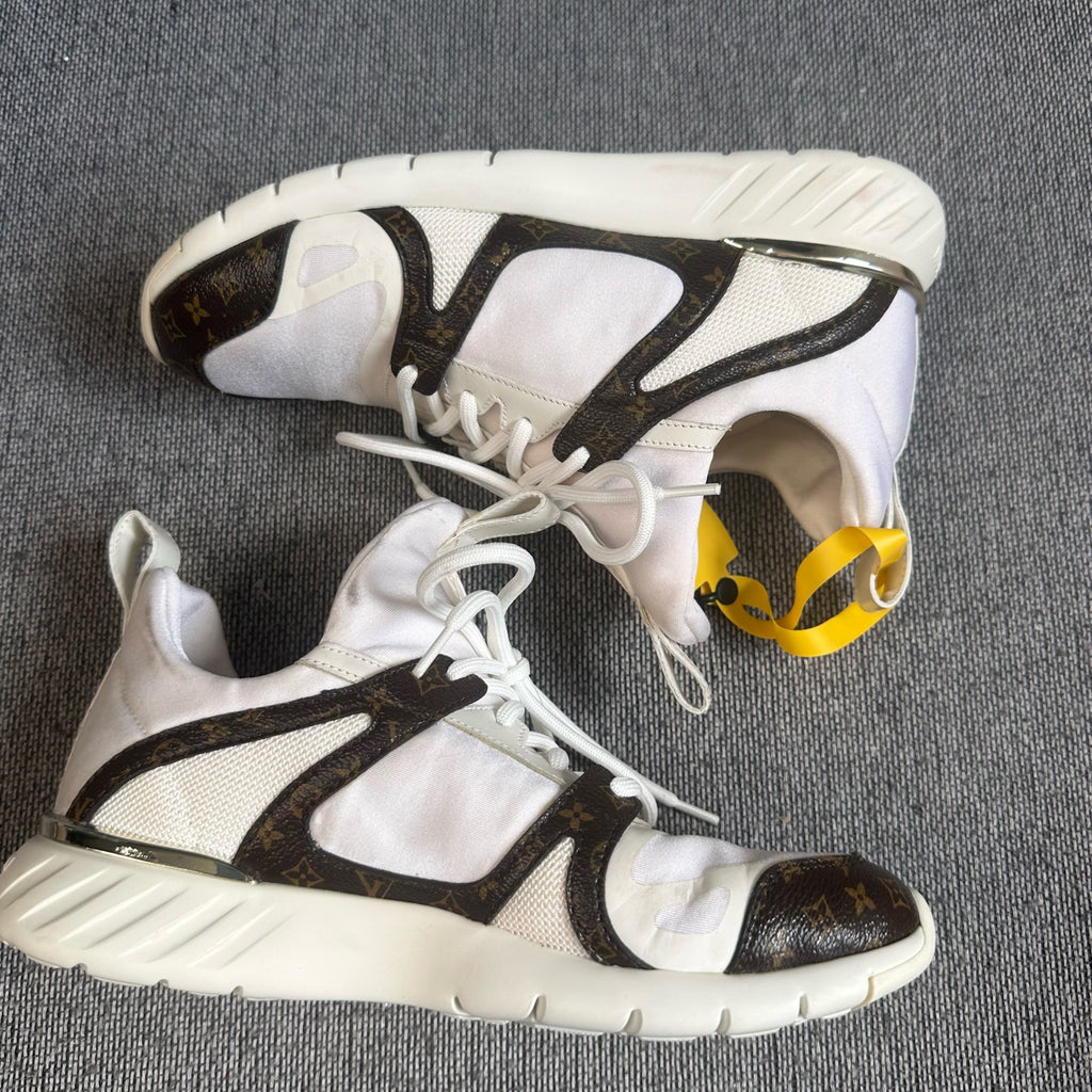 Louis Vuitton Athletic sneakers