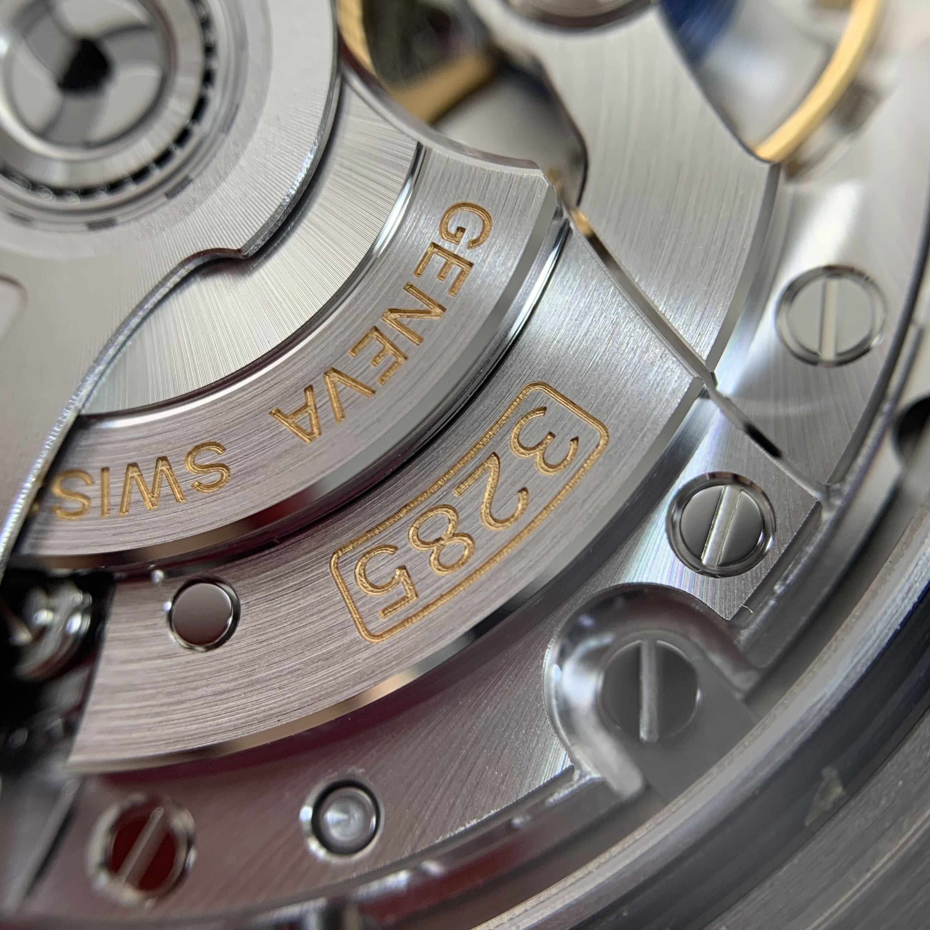 Rolex GMT-Master II 40 millimeters m126713grnr-0001
