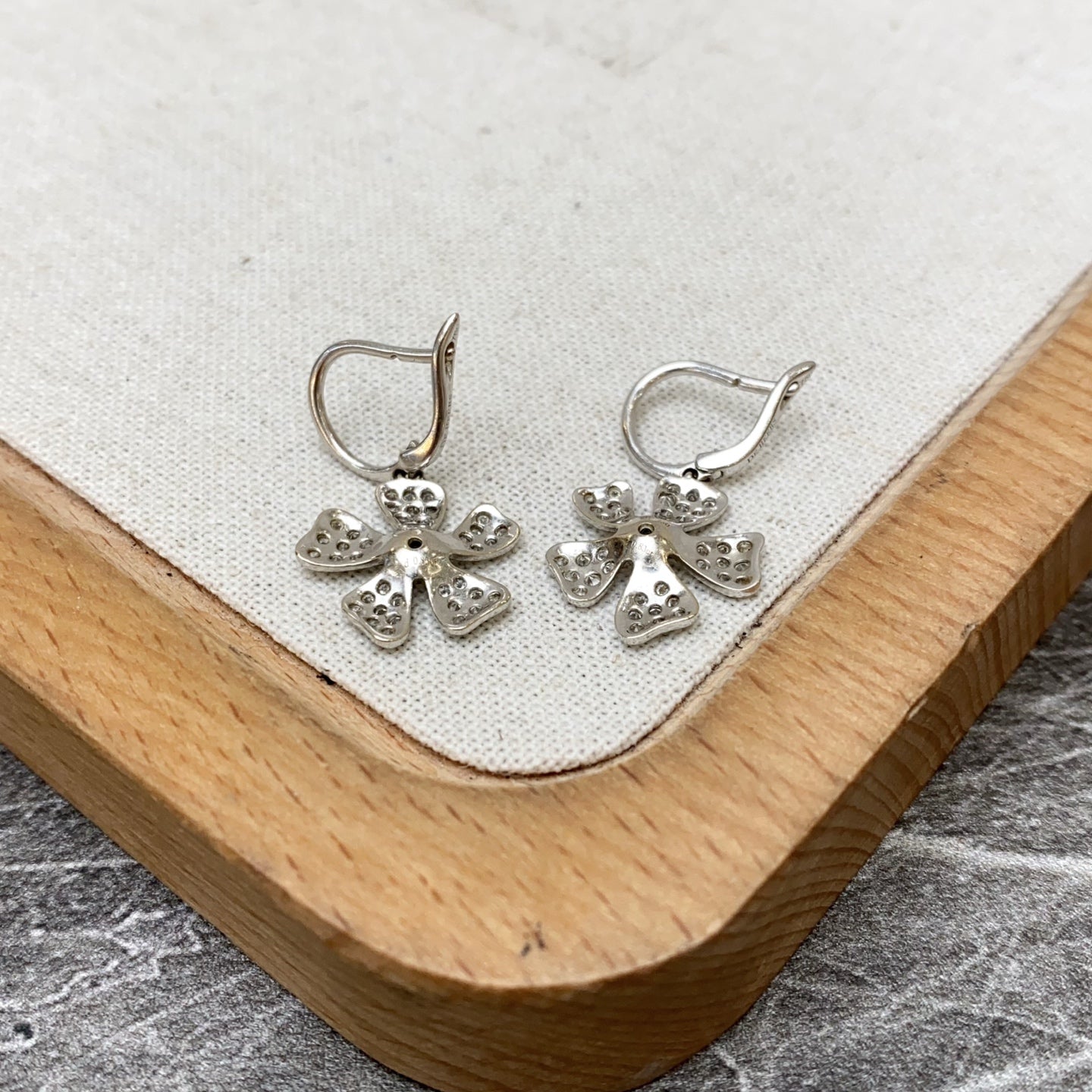 de beers戴比尔斯 Earrings