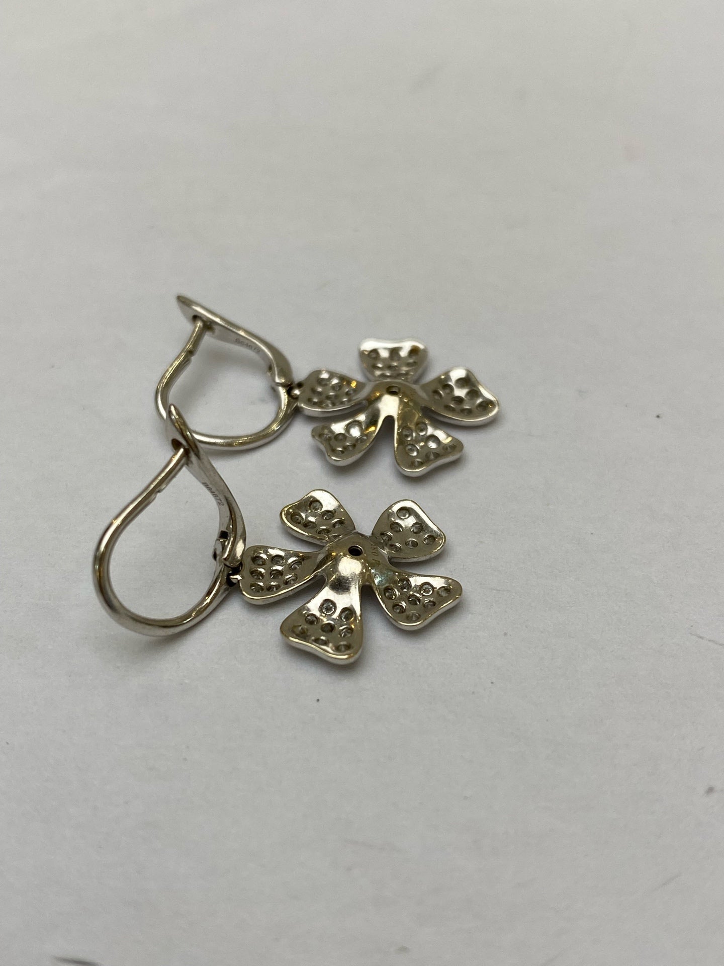 de beers戴比尔斯 Earrings