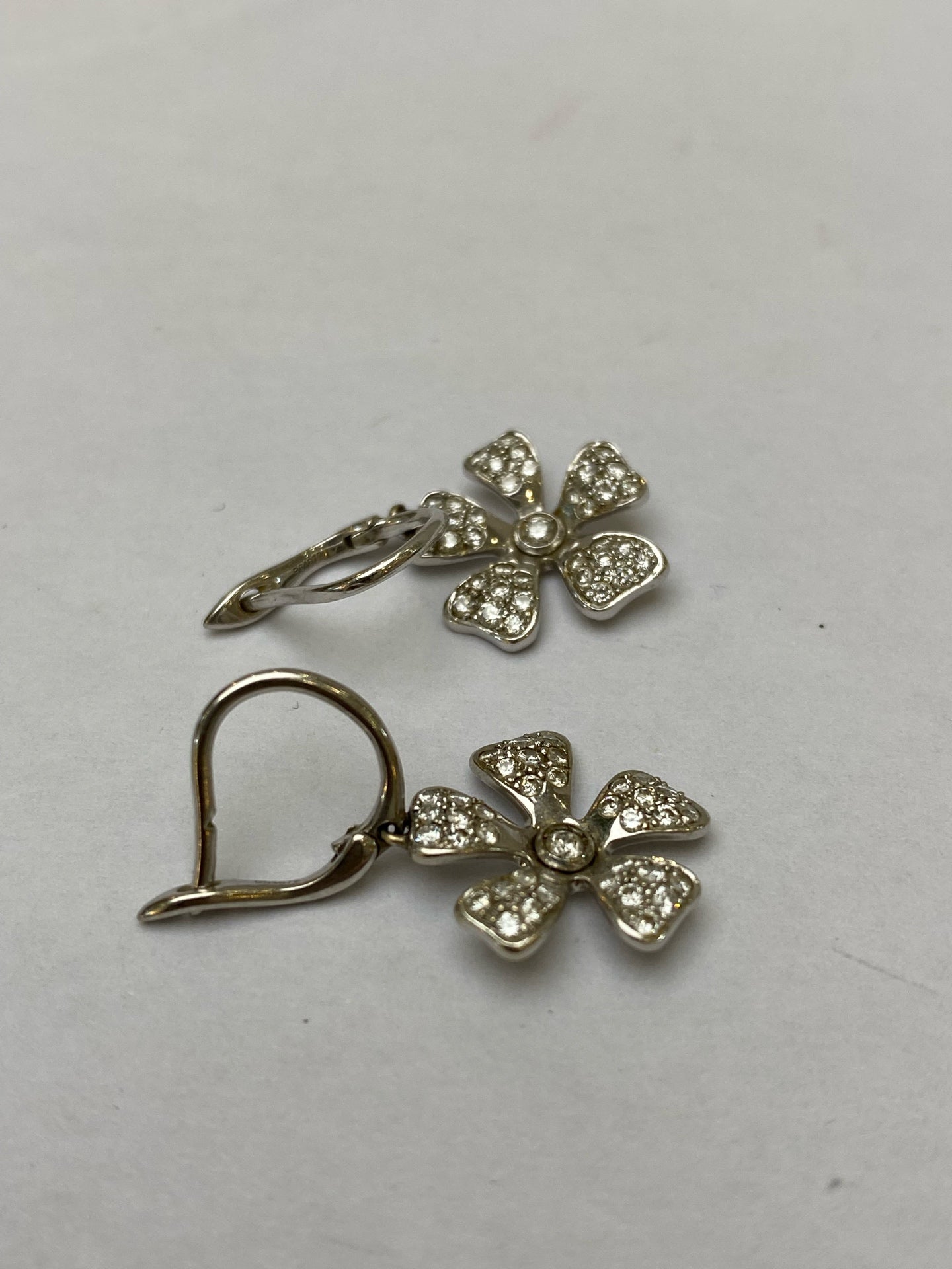 de beers戴比尔斯 Earrings