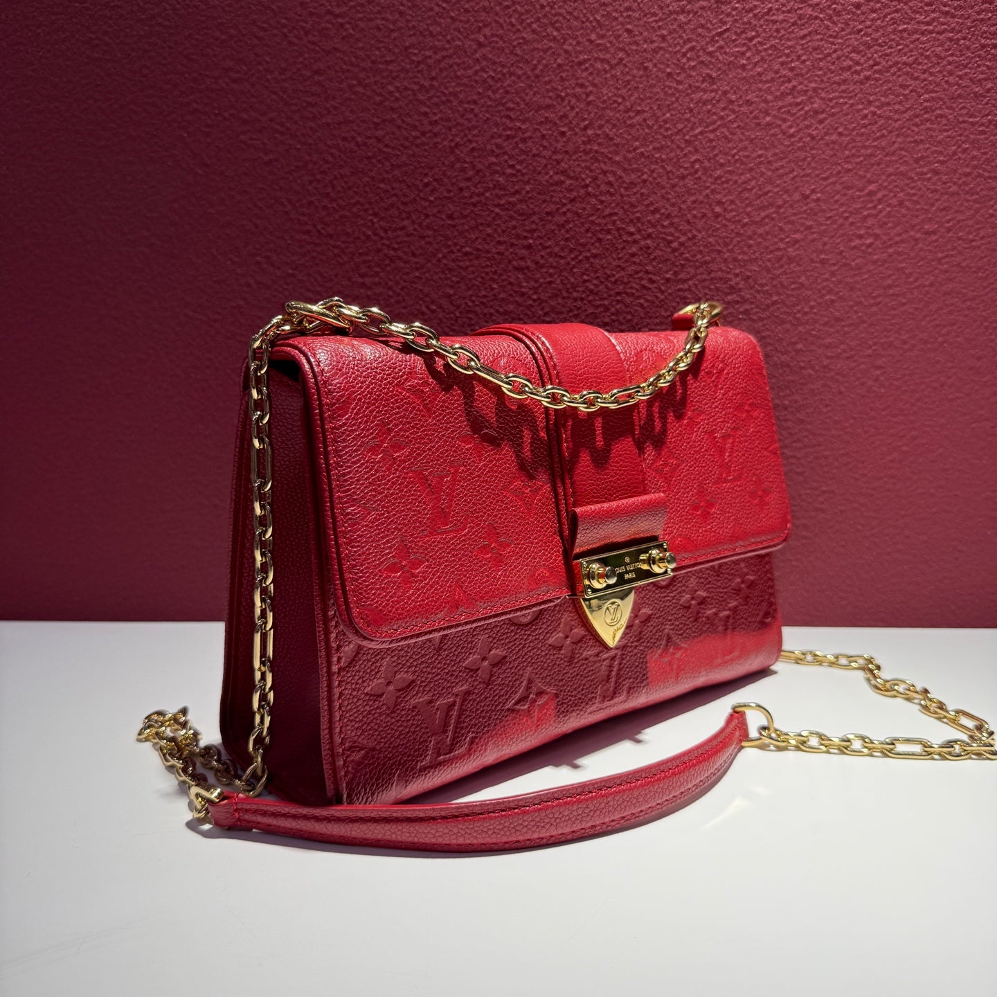 Louis Vuitton Red Crossbody 25.0x17.0x9.0cm M43393