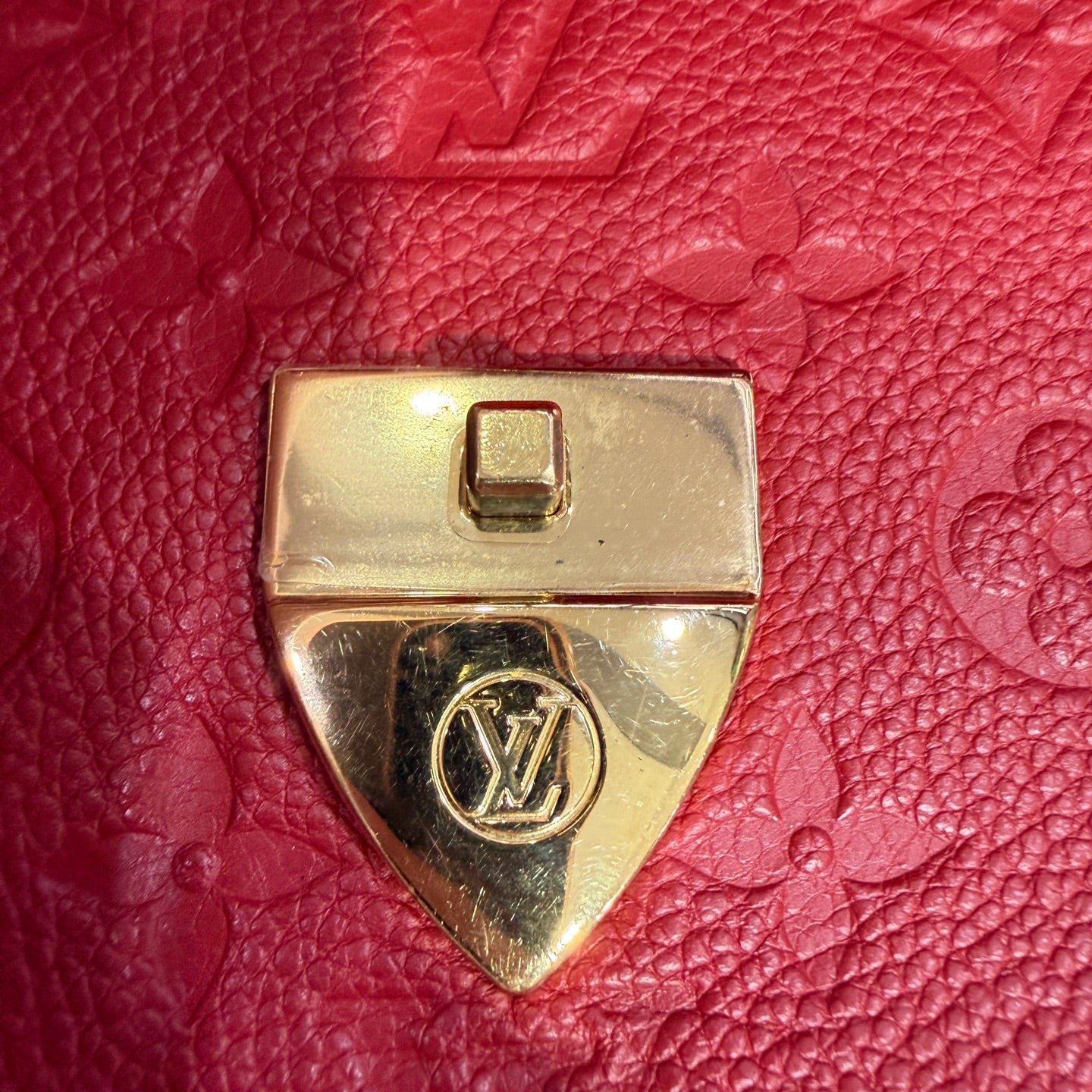 Louis Vuitton Red Crossbody 25.0x17.0x9.0cm M43393