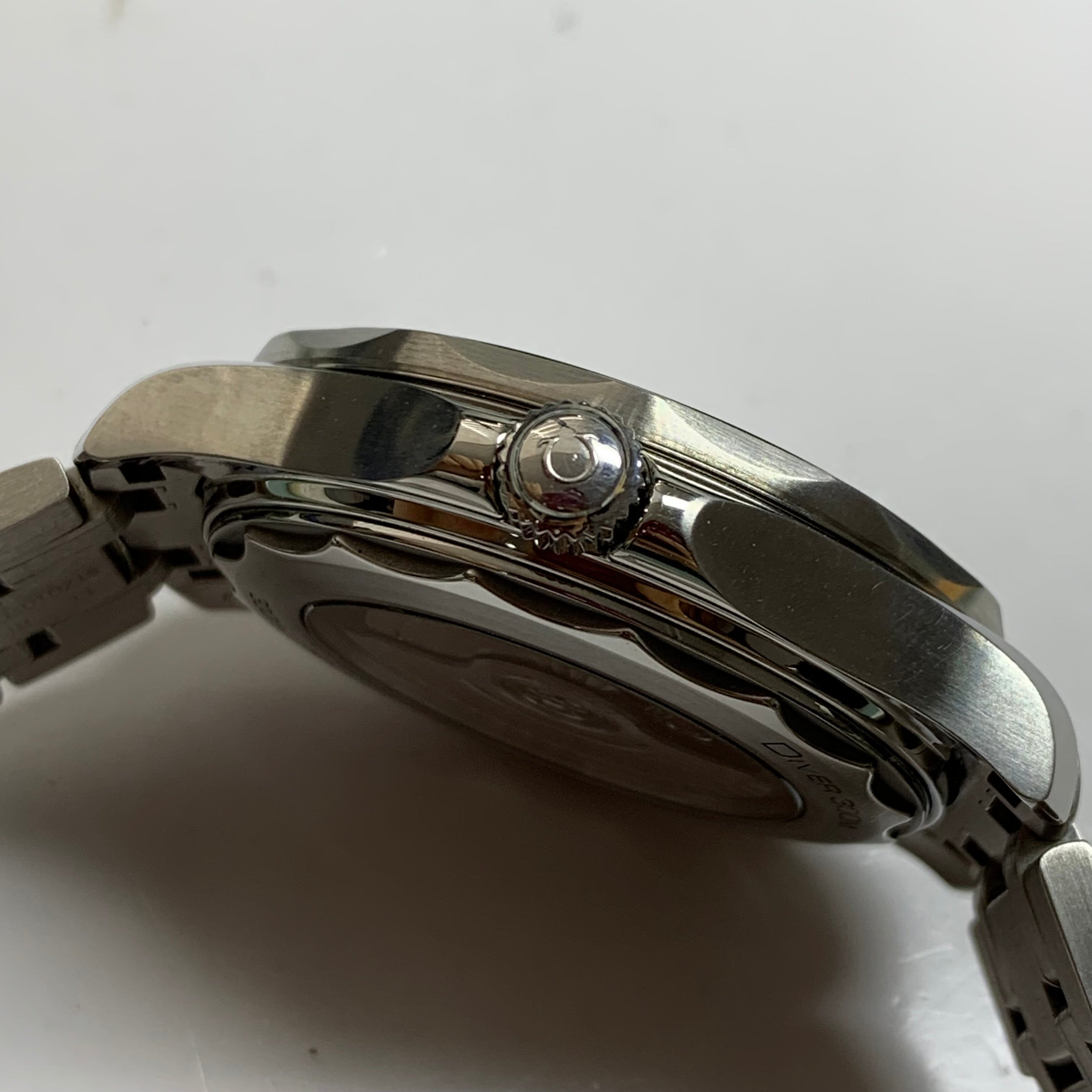 Omega Seahorse Series 42 210.30.42.20.10.001