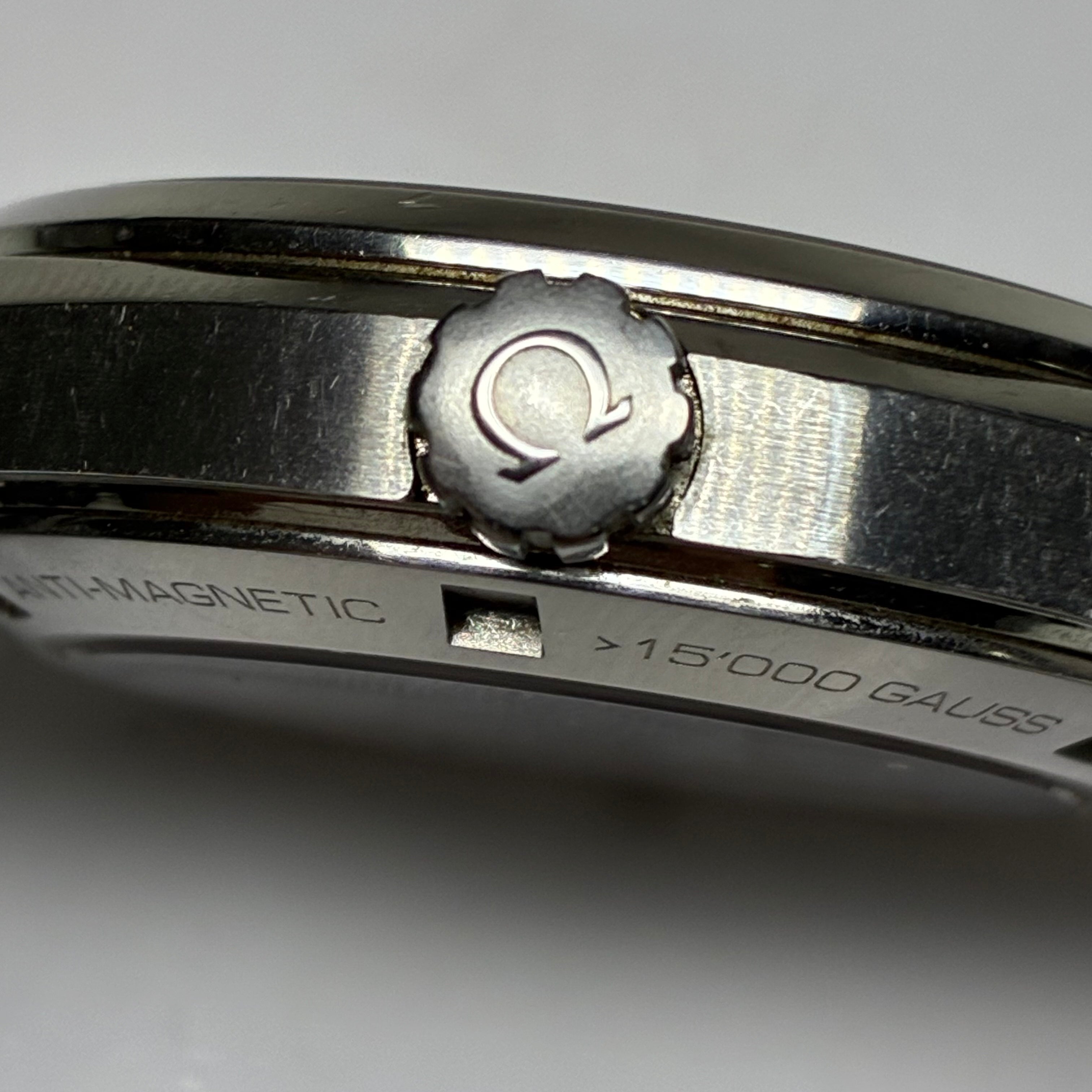 Omega Seahorse 41.5 millimeters 231.10.42.21.01.004