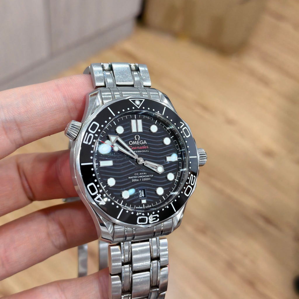 Omega Seahorse Series 42 210.30.42.20.01.001