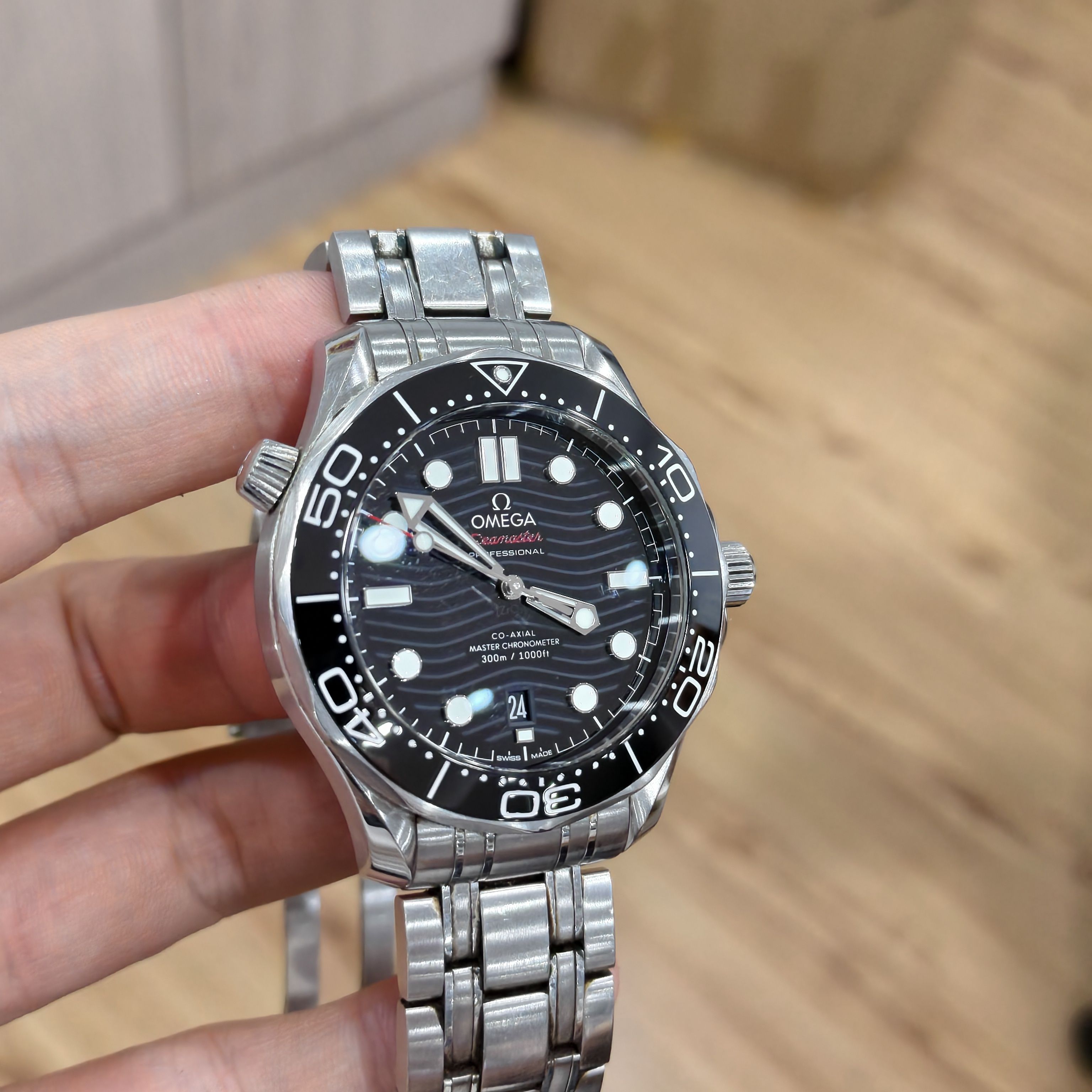 Omega Seahorse Series 42 210.30.42.20.01.001