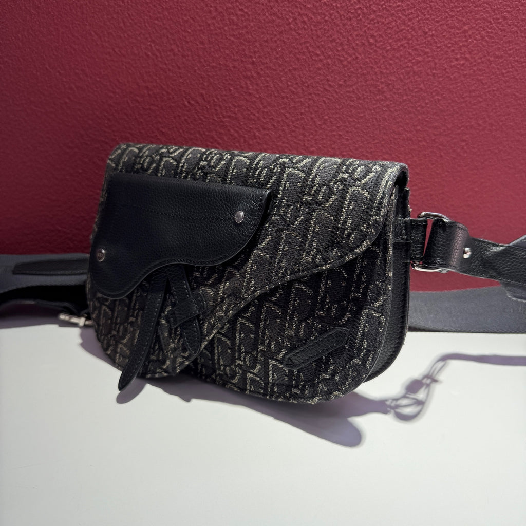 Dior Black Saddle Bag 24 centimeters x 17.5 centimeters 1ADPO095YKY_H15E