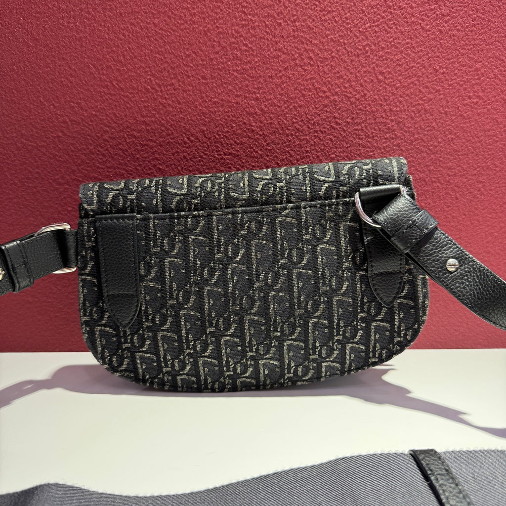 Dior Black Saddle Bag 24 centimeters x 17.5 centimeters 1ADPO095YKY_H15E