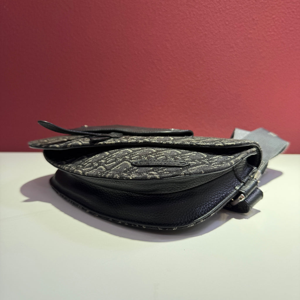 Dior Black Saddle Bag 24 centimeters x 17.5 centimeters 1ADPO095YKY_H15E