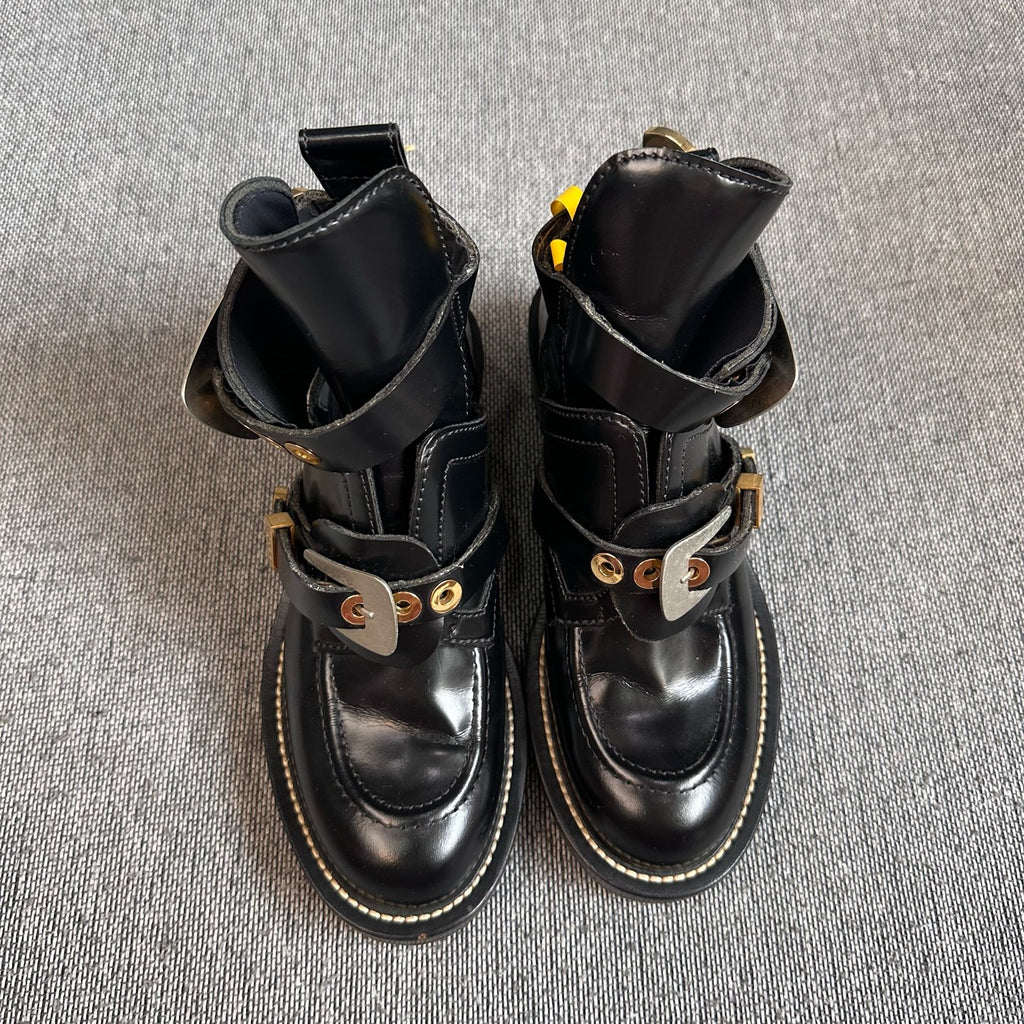 Balenciaga Leather Ankle boots
