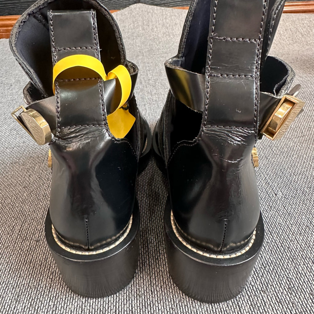 Balenciaga Leather Ankle boots