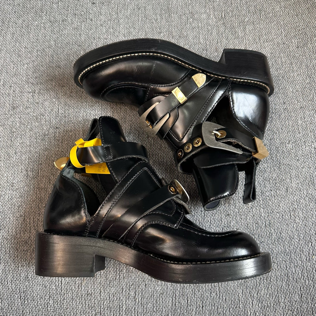 Balenciaga Leather Ankle boots