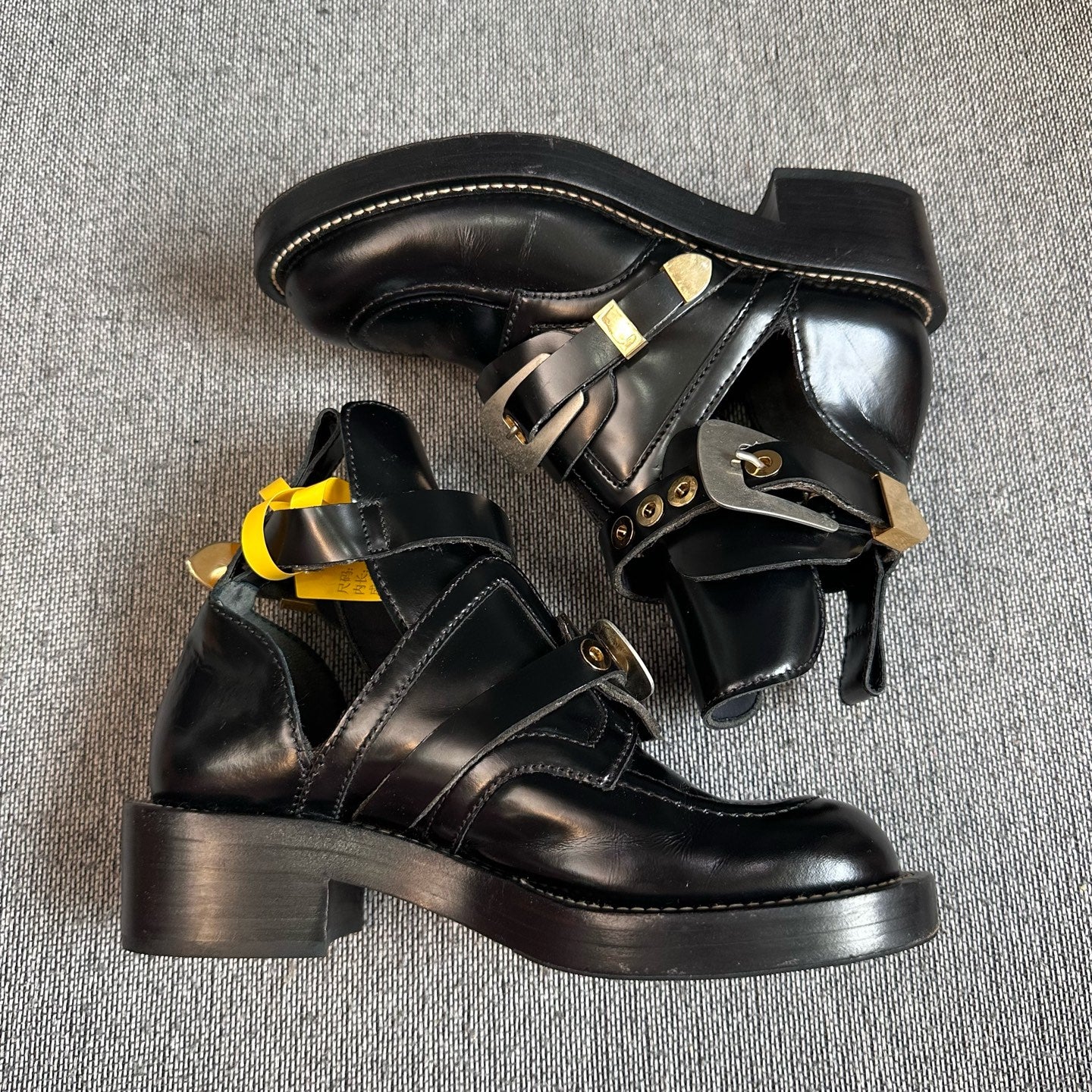 Balenciaga Leather Ankle boots