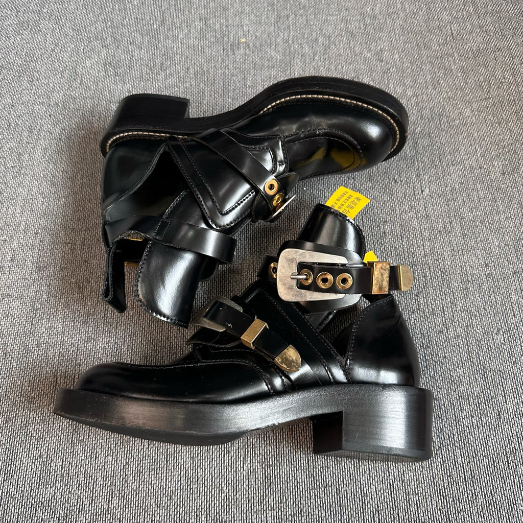 Balenciaga Leather Ankle boots