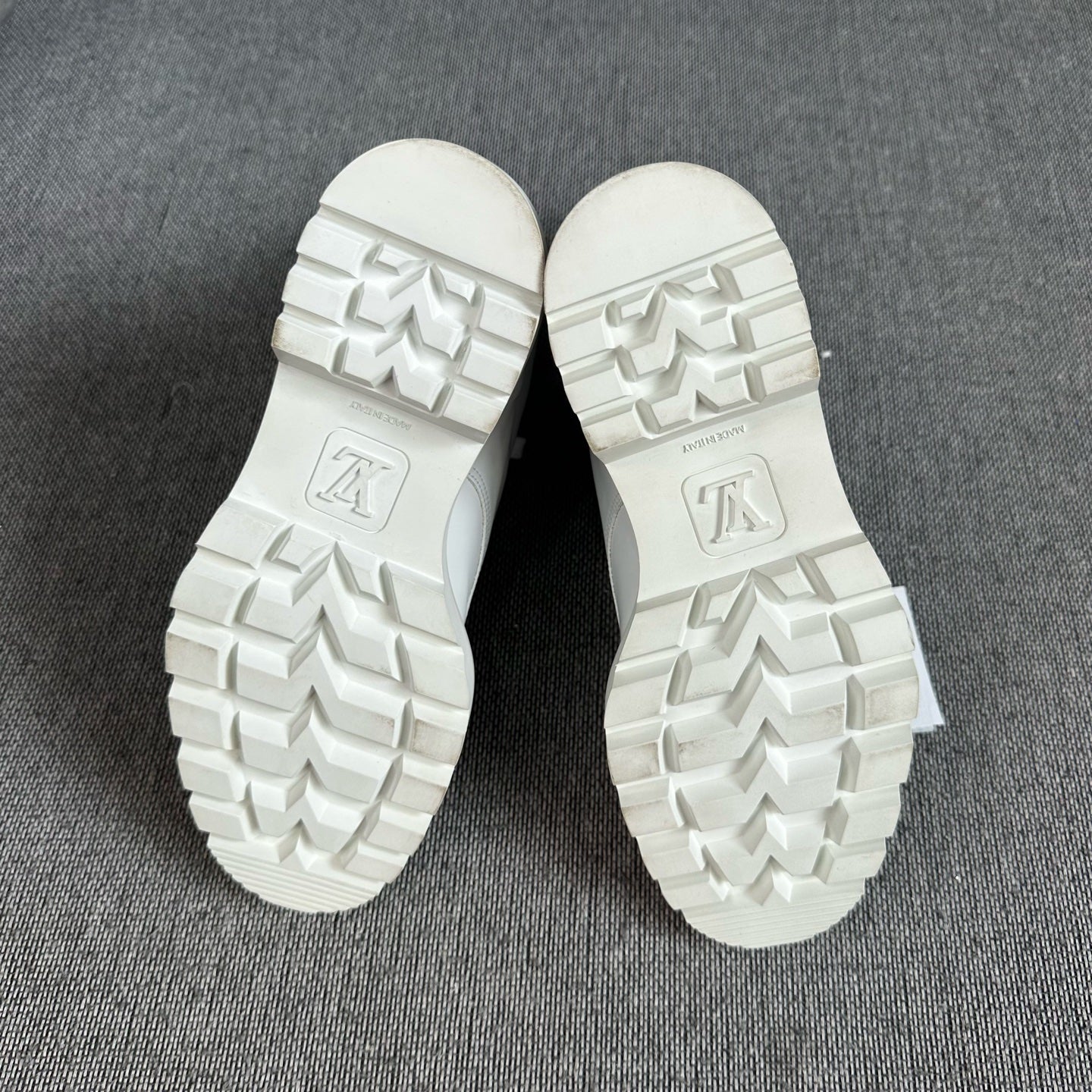 Louis Vuitton 3 Lita boots