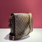 Louis Vuitton Messenger Bag