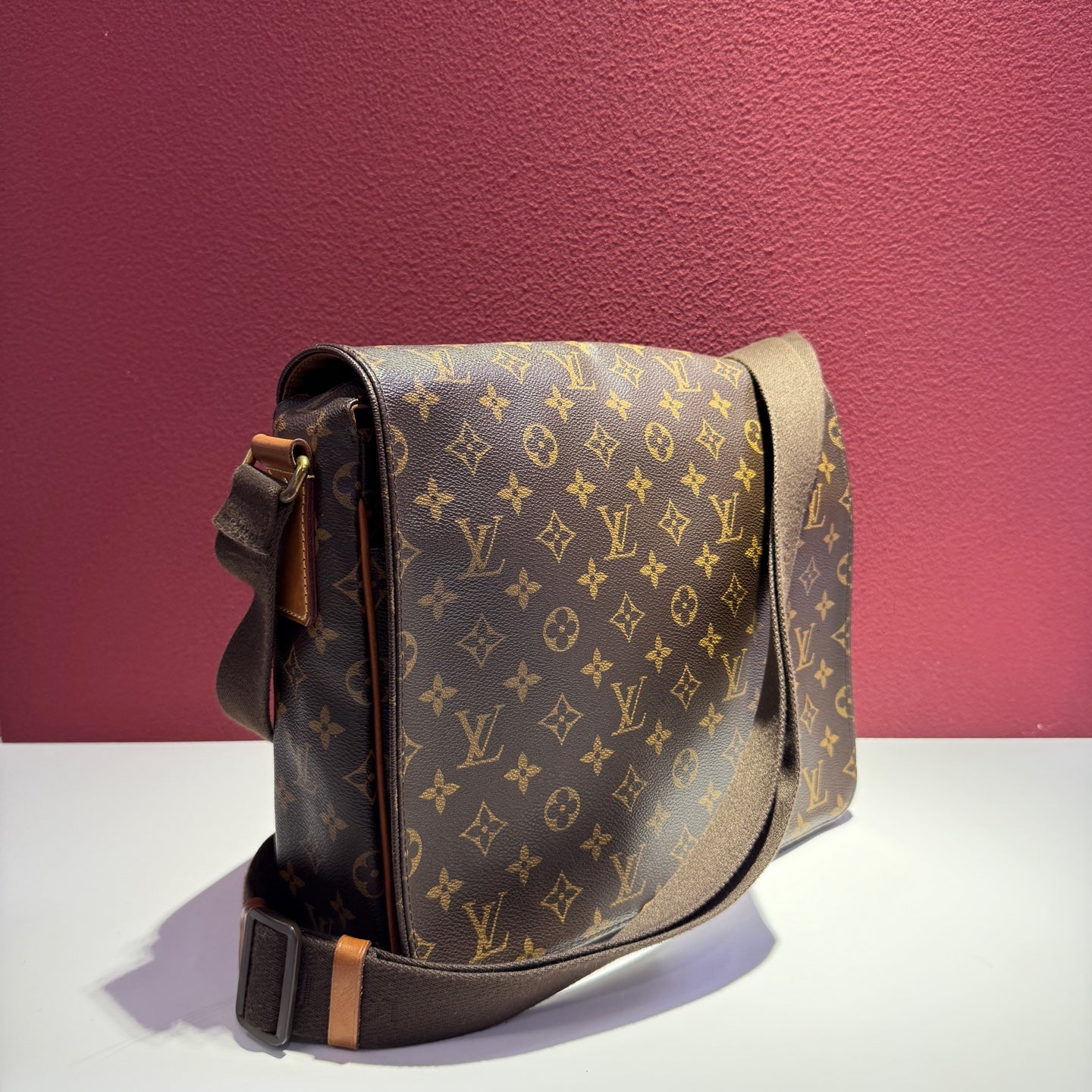 Louis Vuitton Messenger Bag